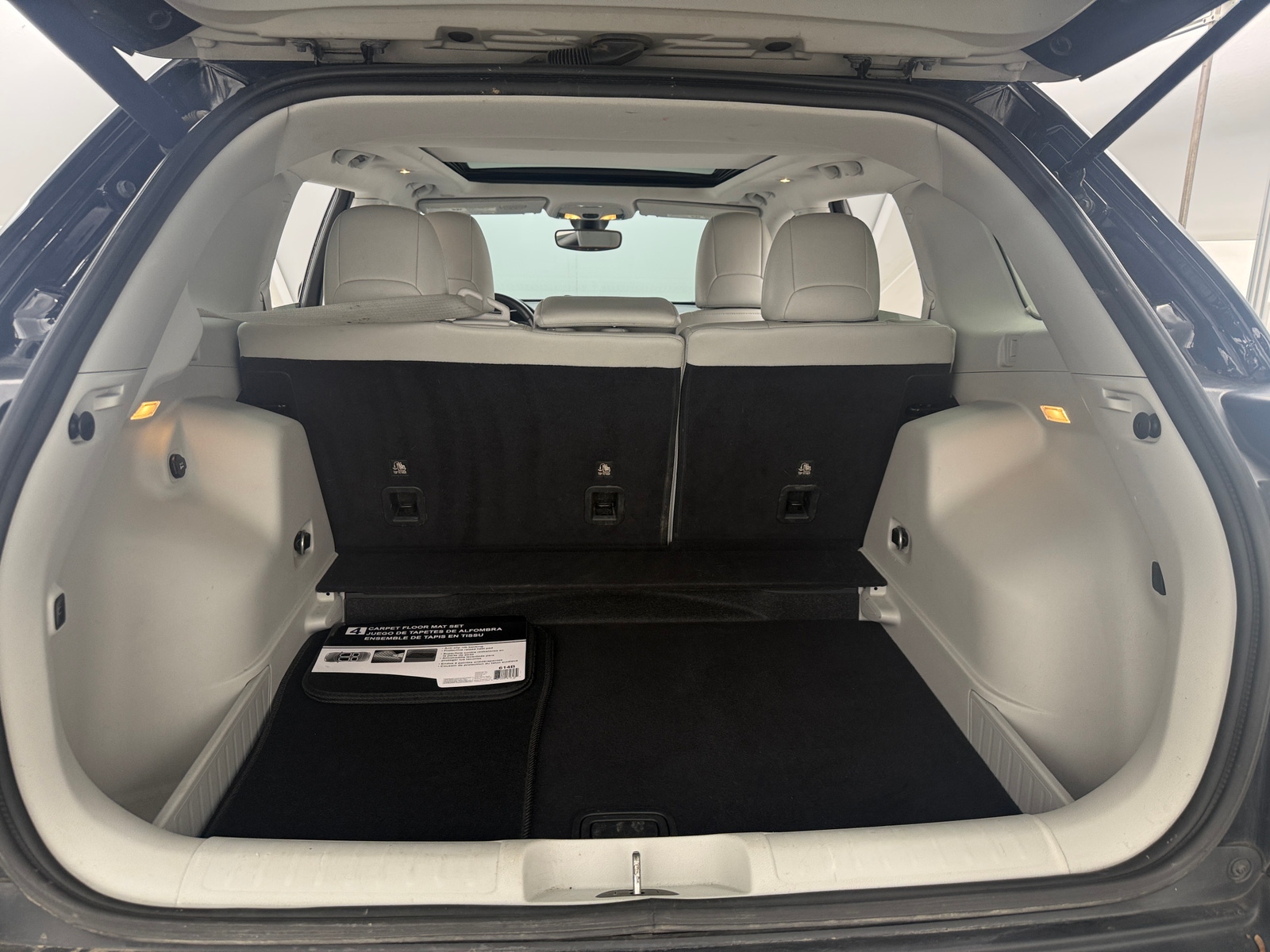 Thumbnail: 2019 Jeep Cherokee - 6