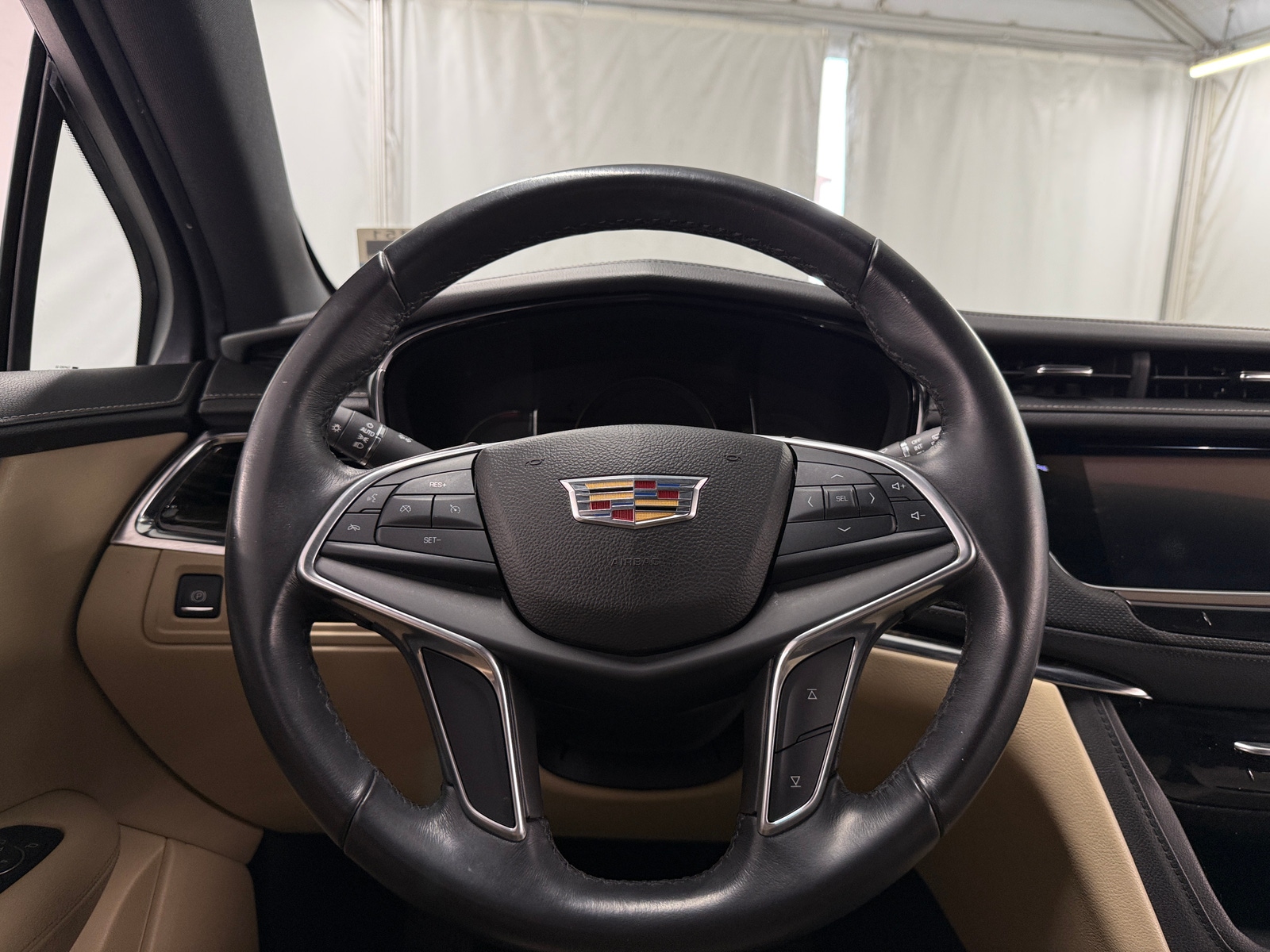 Thumbnail: 2017 Cadillac XT5 - 4
