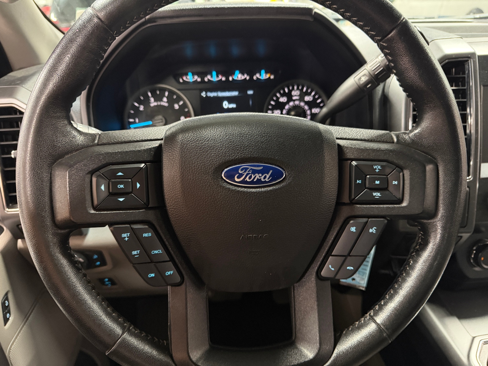 Thumbnail: 2019 Ford Econoline - 5