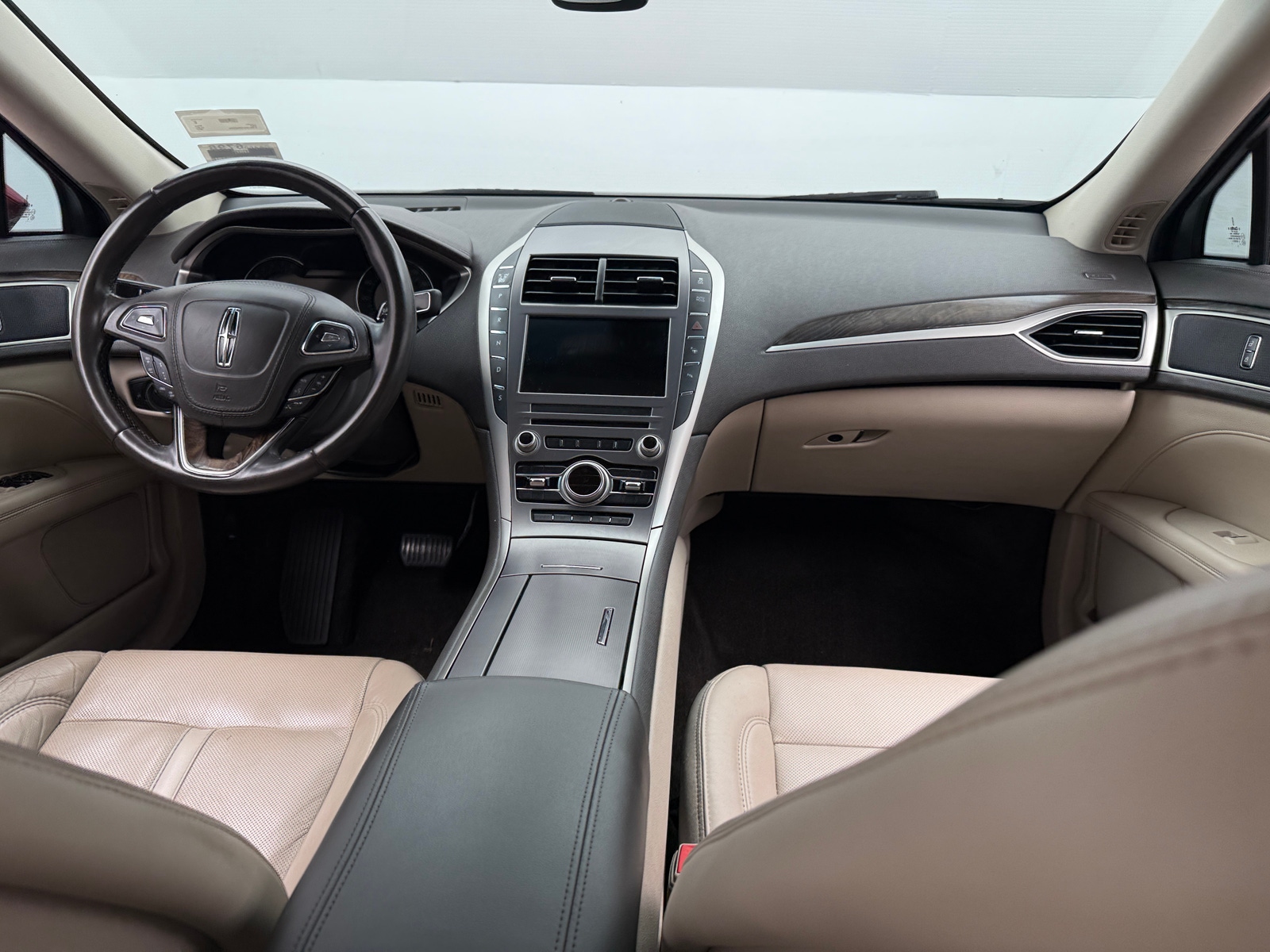 Thumbnail: 2017 Lincoln MKZ - 2