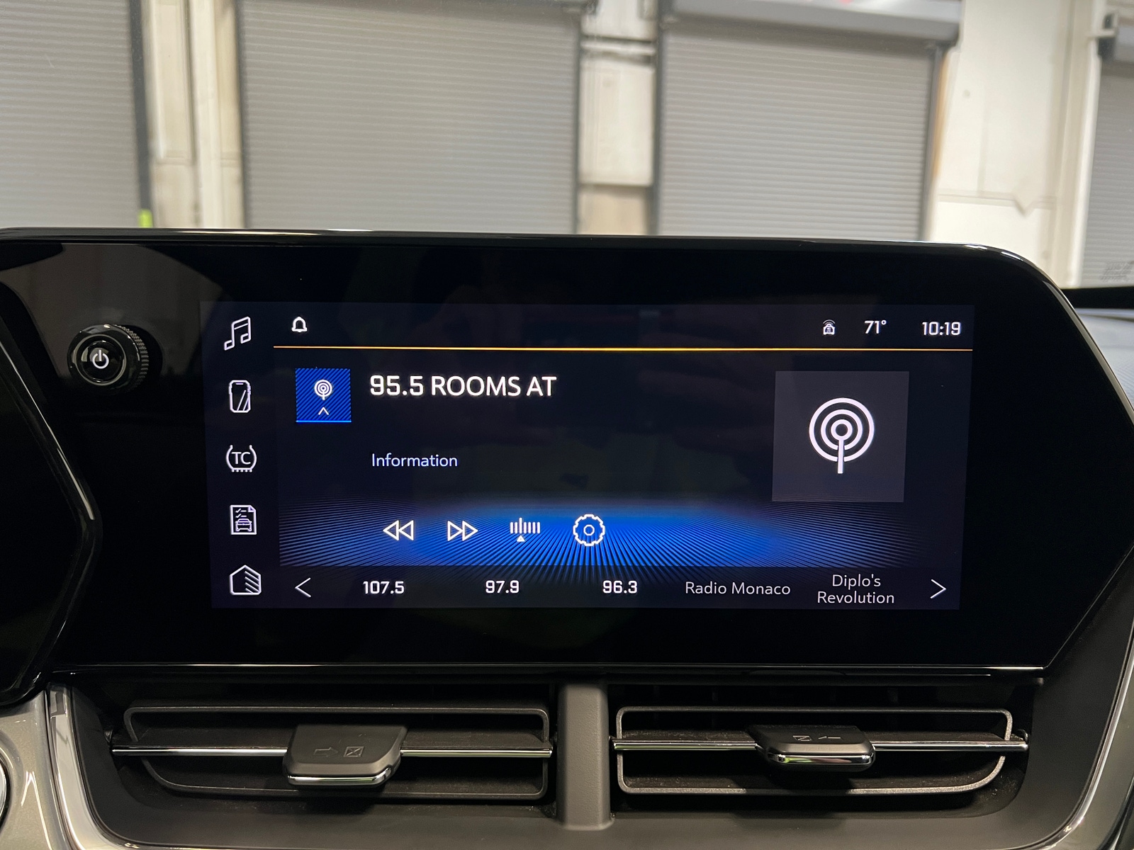 Thumbnail: 2025 Chevrolet Trax - 4