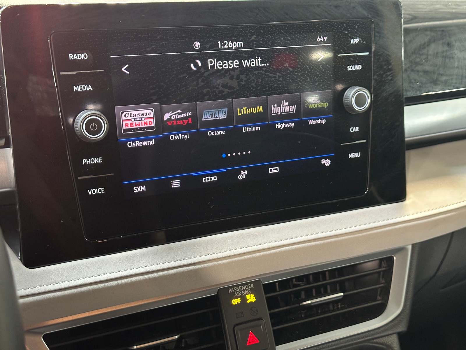 Thumbnail: 2025 Volkswagen Taos - 3