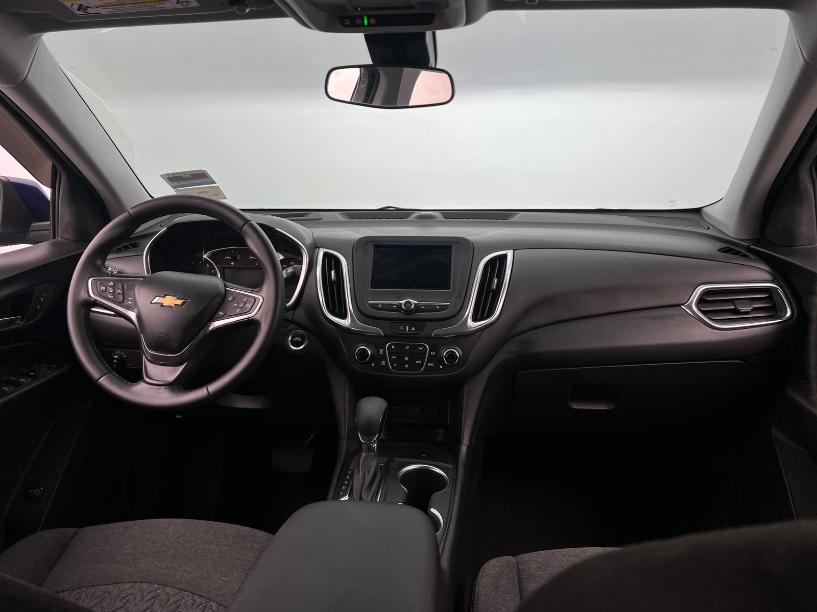 Thumbnail: 2022 Chevrolet Equinox - 3