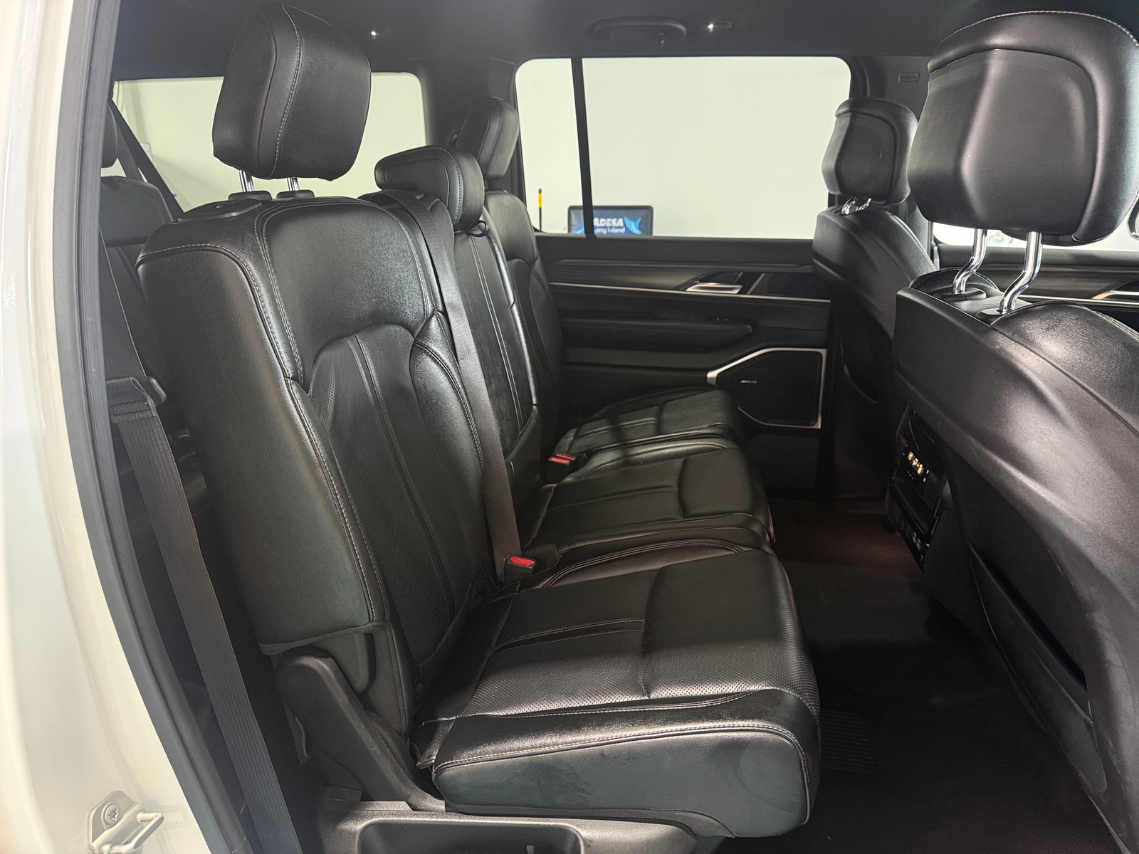 Thumbnail: 2024 Jeep Wagoneer - 5