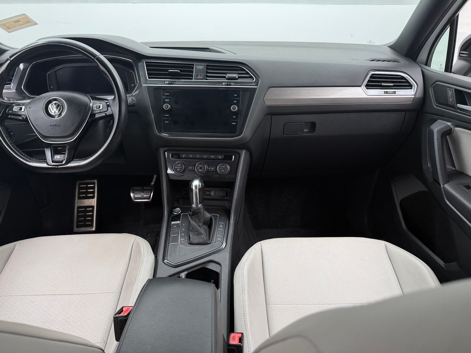 Thumbnail: 2019 Volkswagen Tiguan - 2