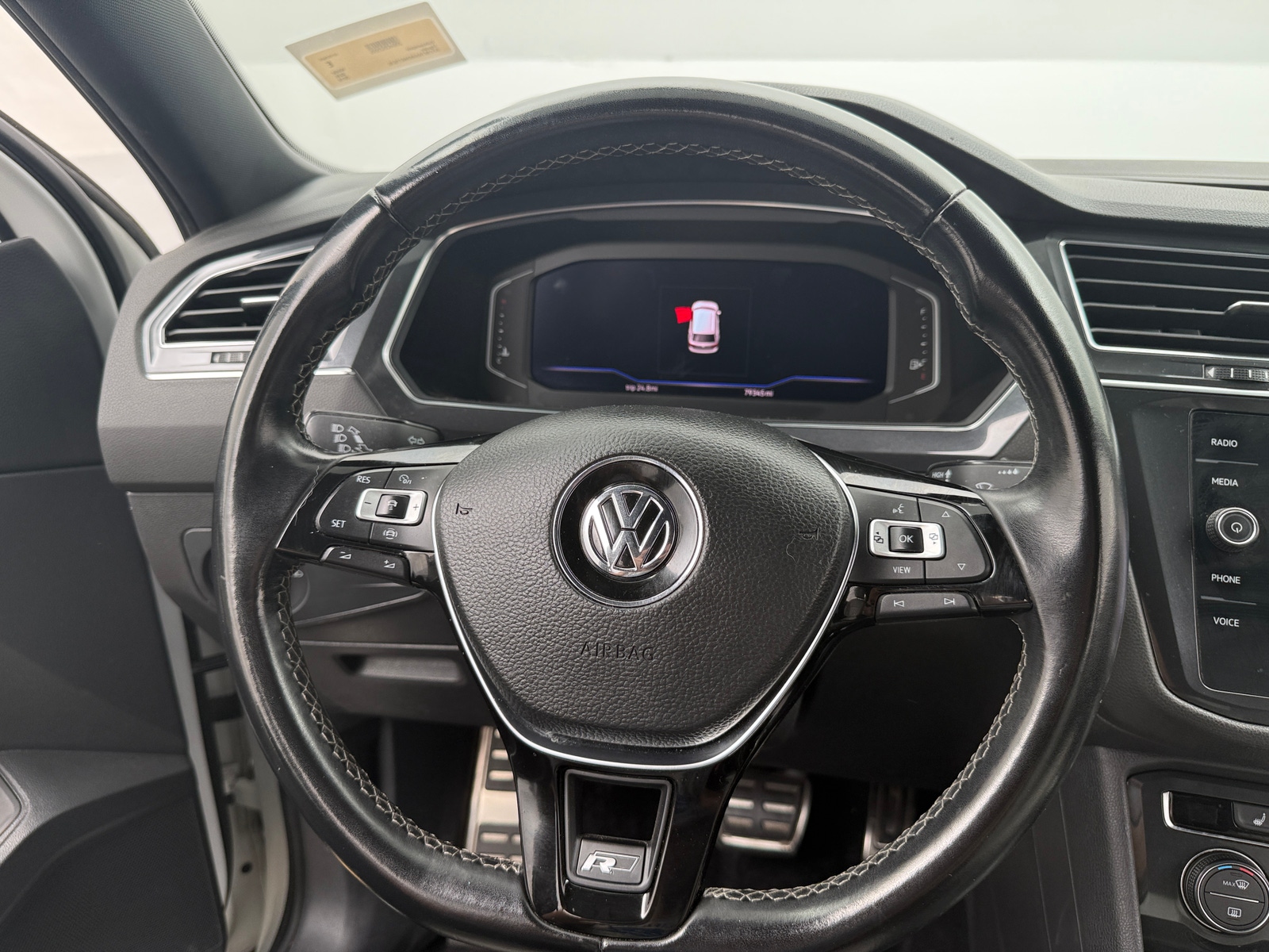 Thumbnail: 2019 Volkswagen Tiguan - 4