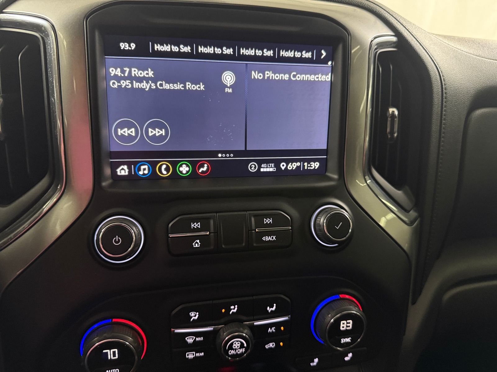 Thumbnail: 2020 Chevrolet Silverado 1500 - 4