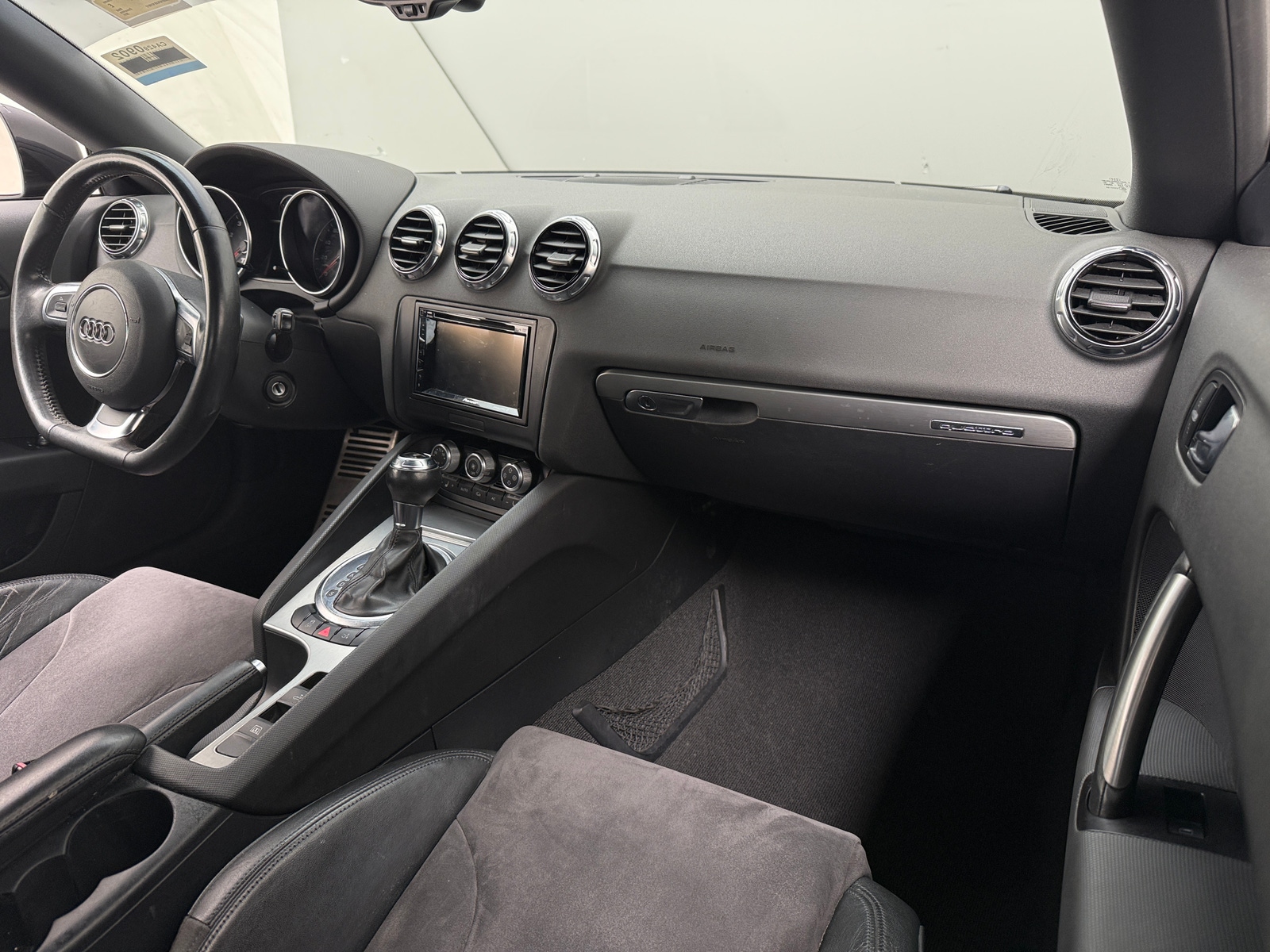 Thumbnail: 2011 Audi TT - 2