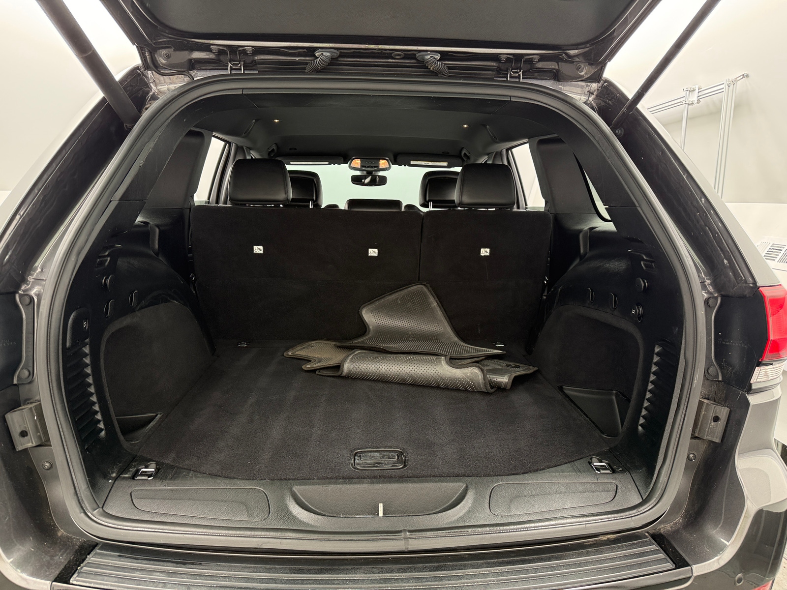 Thumbnail: 2017 Jeep Grand Cherokee - 7