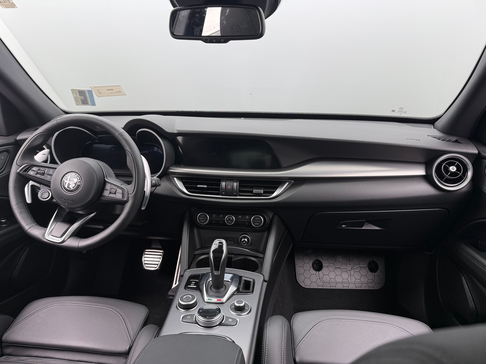 Thumbnail: 2025 Alfa Romeo Stelvio - 2