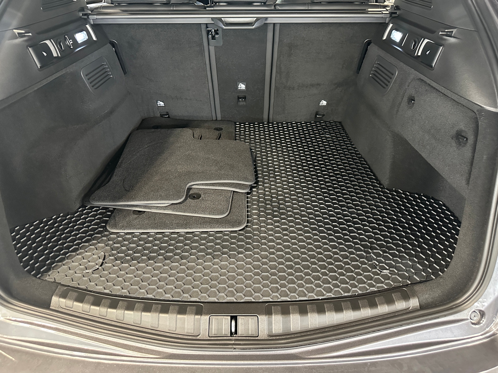 Thumbnail: 2025 Alfa Romeo Stelvio - 6