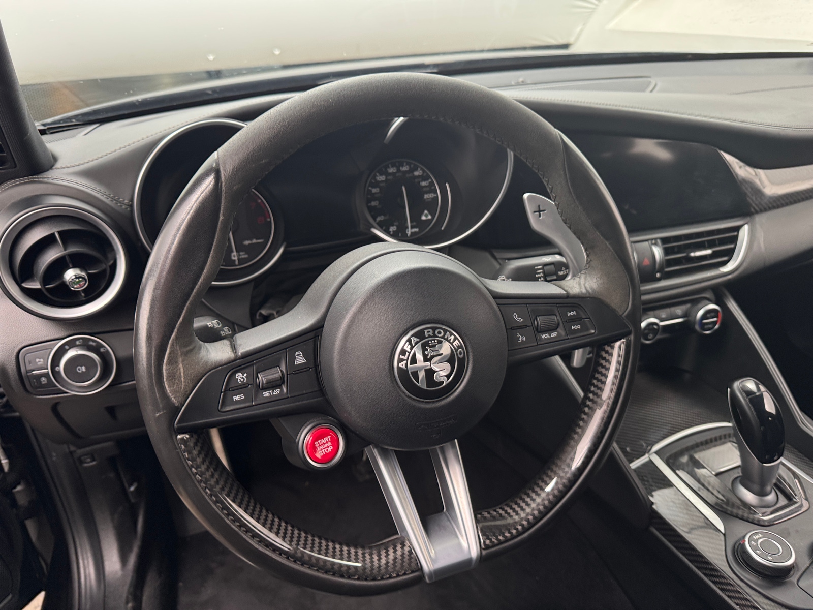 Thumbnail: 2017 Alfa Romeo Giulia - 4