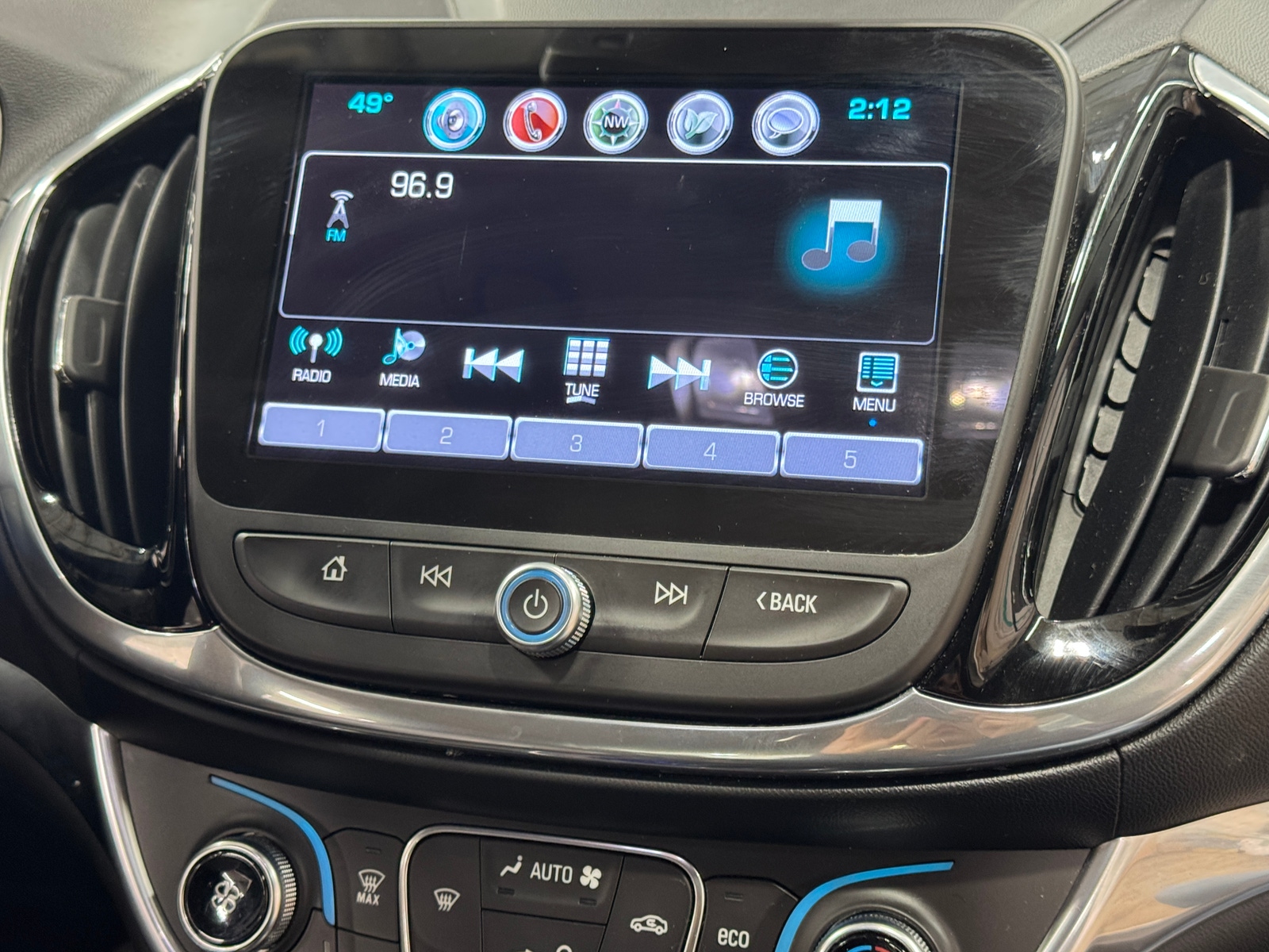 Thumbnail: 2018 Chevrolet Volt - 2