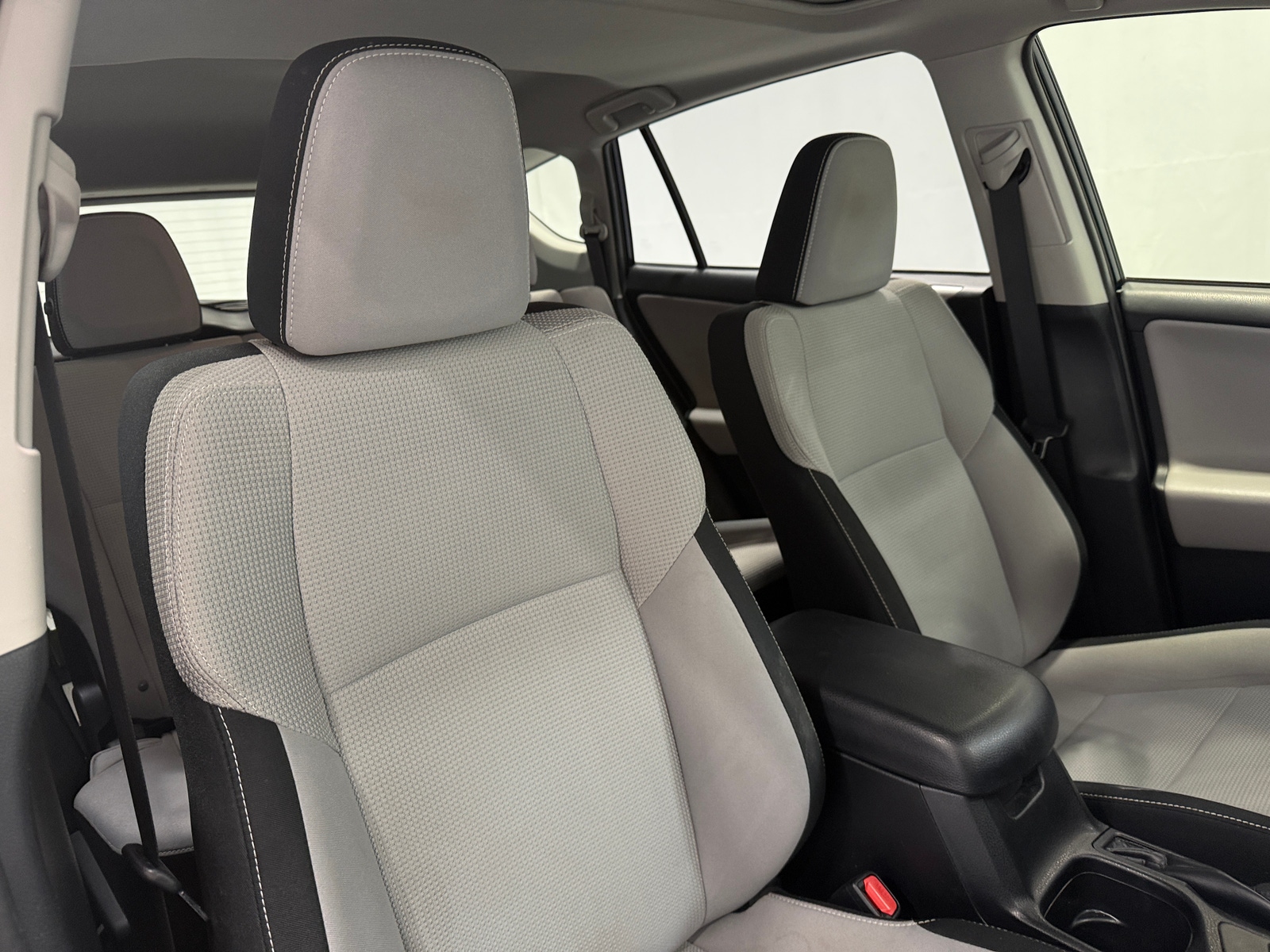 Thumbnail: 2018 Toyota RAV4 - 2