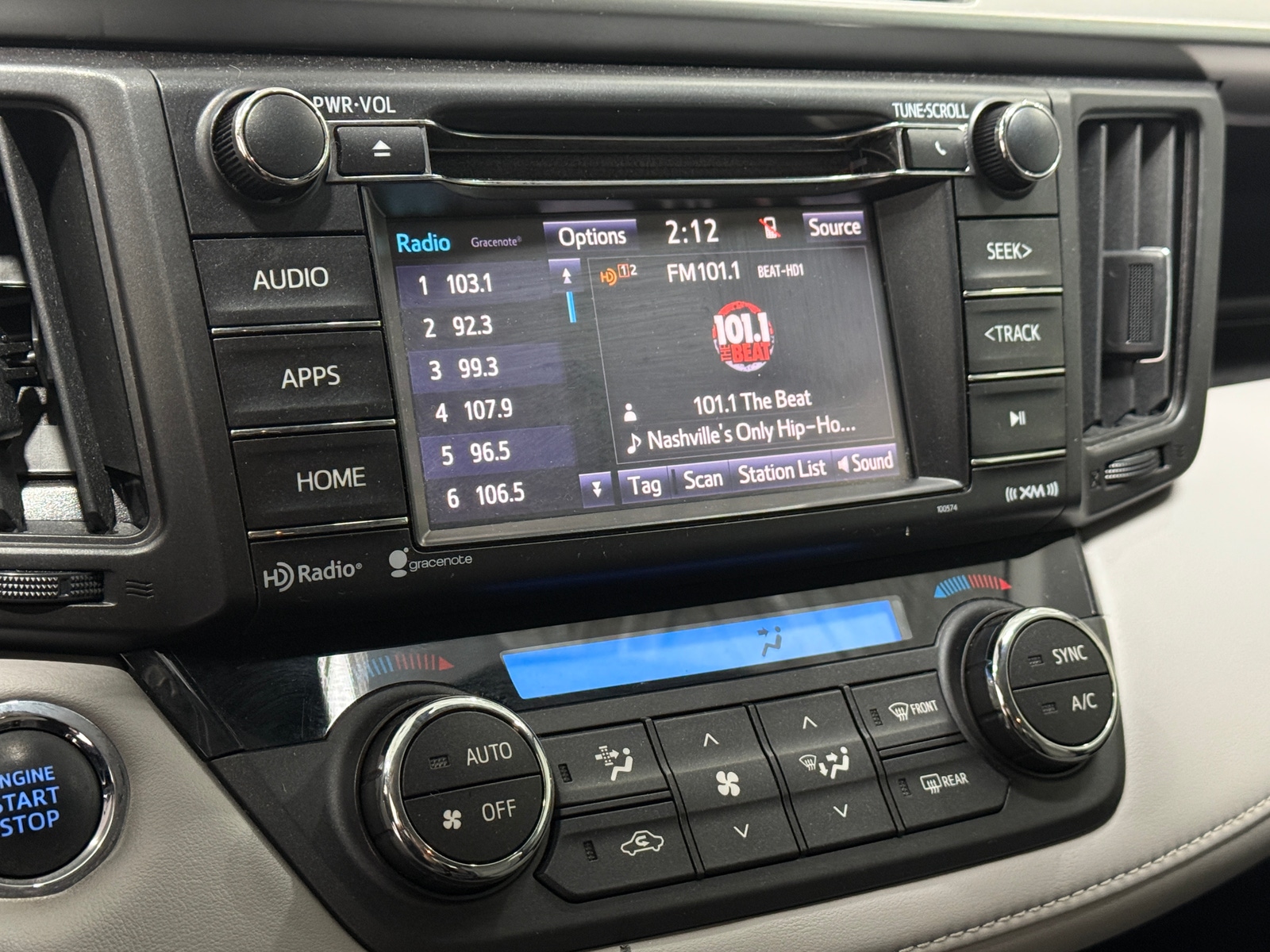 Thumbnail: 2018 Toyota RAV4 - 4