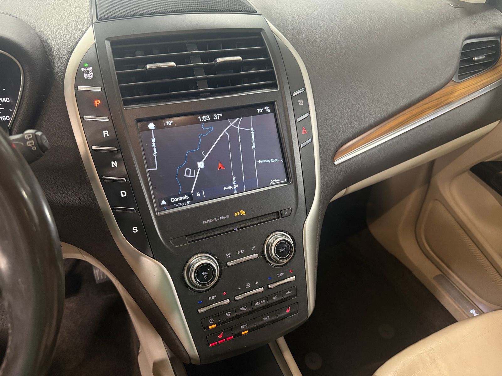 Thumbnail: 2018 Lincoln MKC - 3