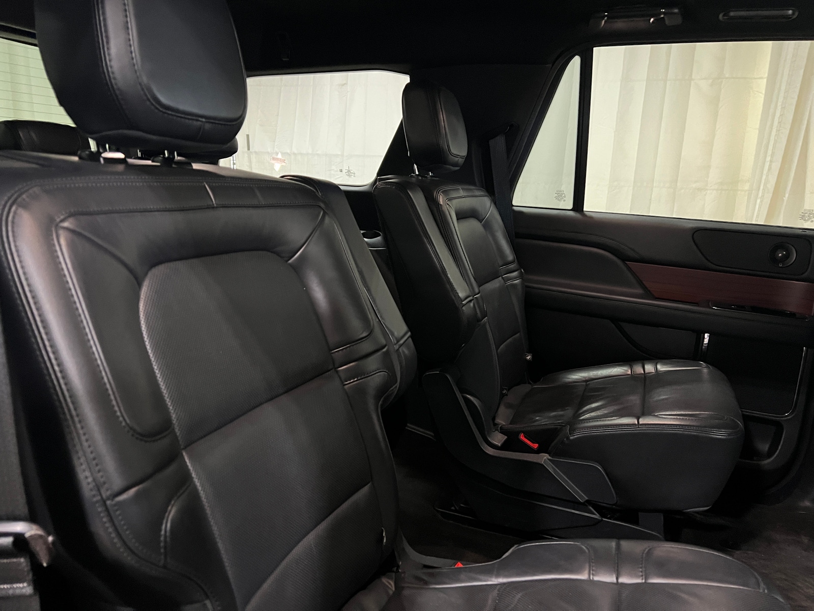 Thumbnail: 2023 Lincoln Navigator - 5