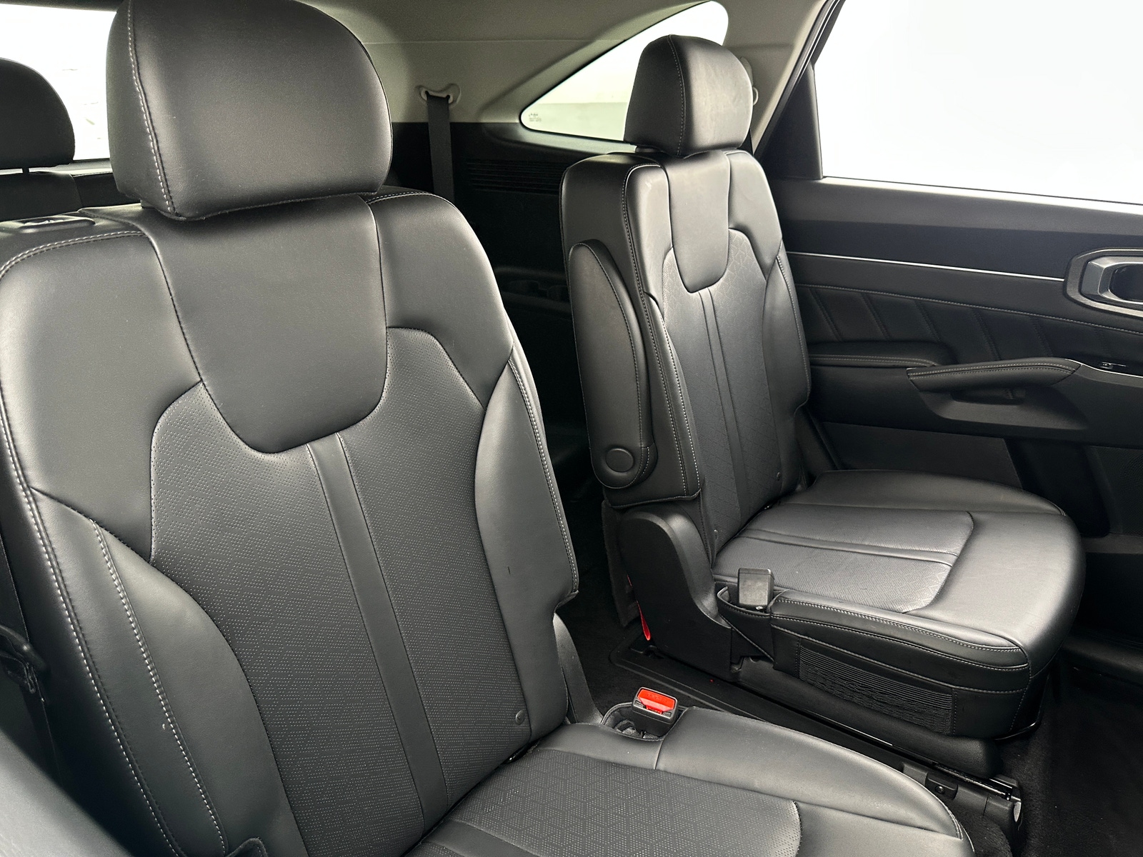 Thumbnail: 2023 Kia Sorento - 5