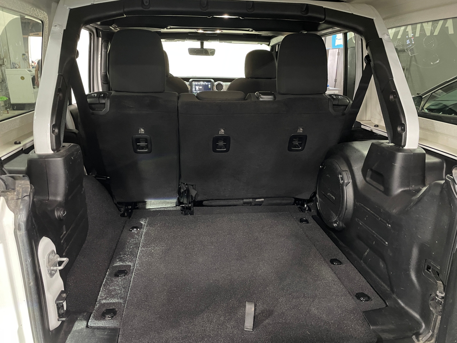 Thumbnail: 2019 Jeep Wrangler - 7