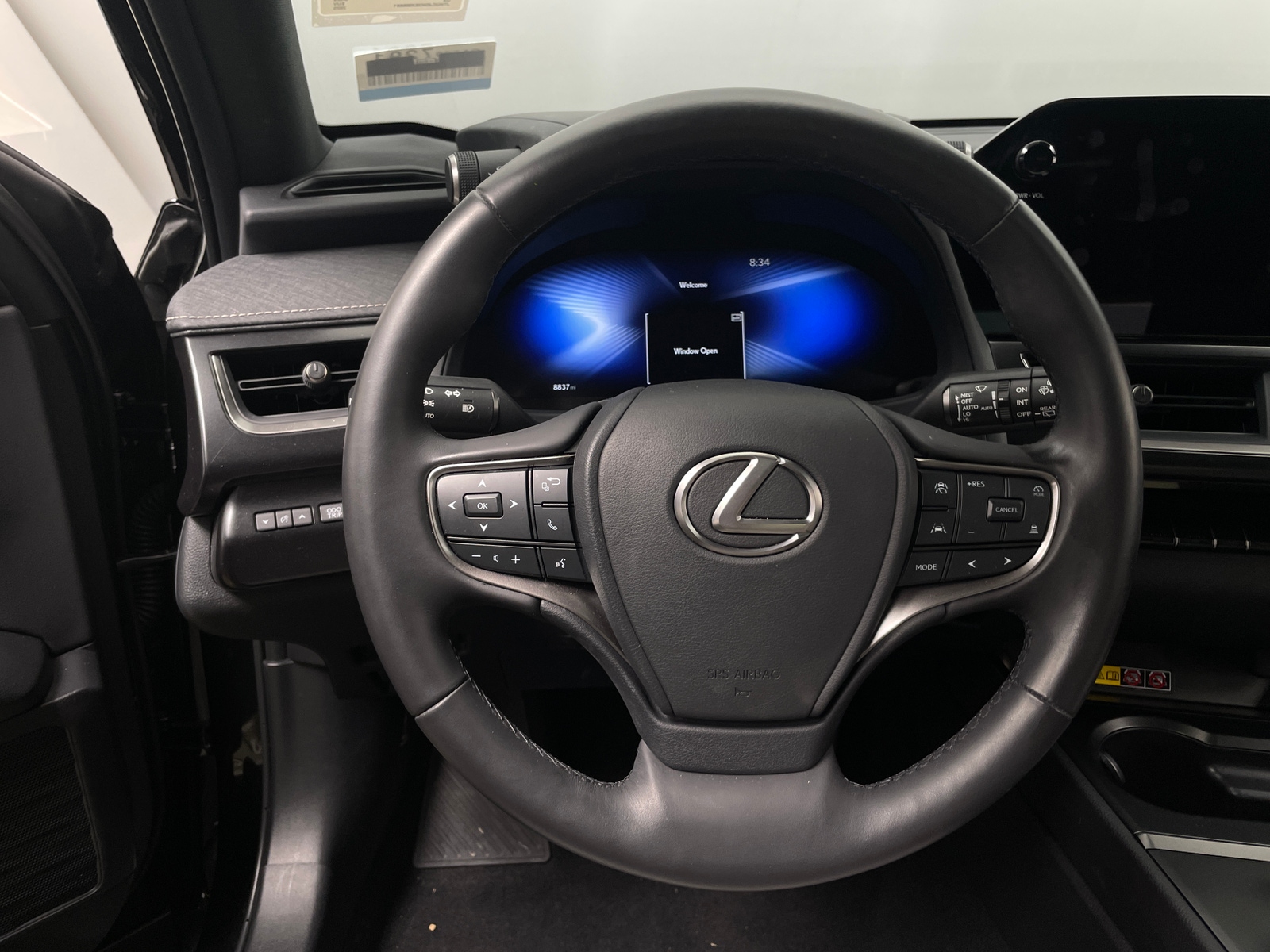 Thumbnail: 2025 Lexus UX - 4