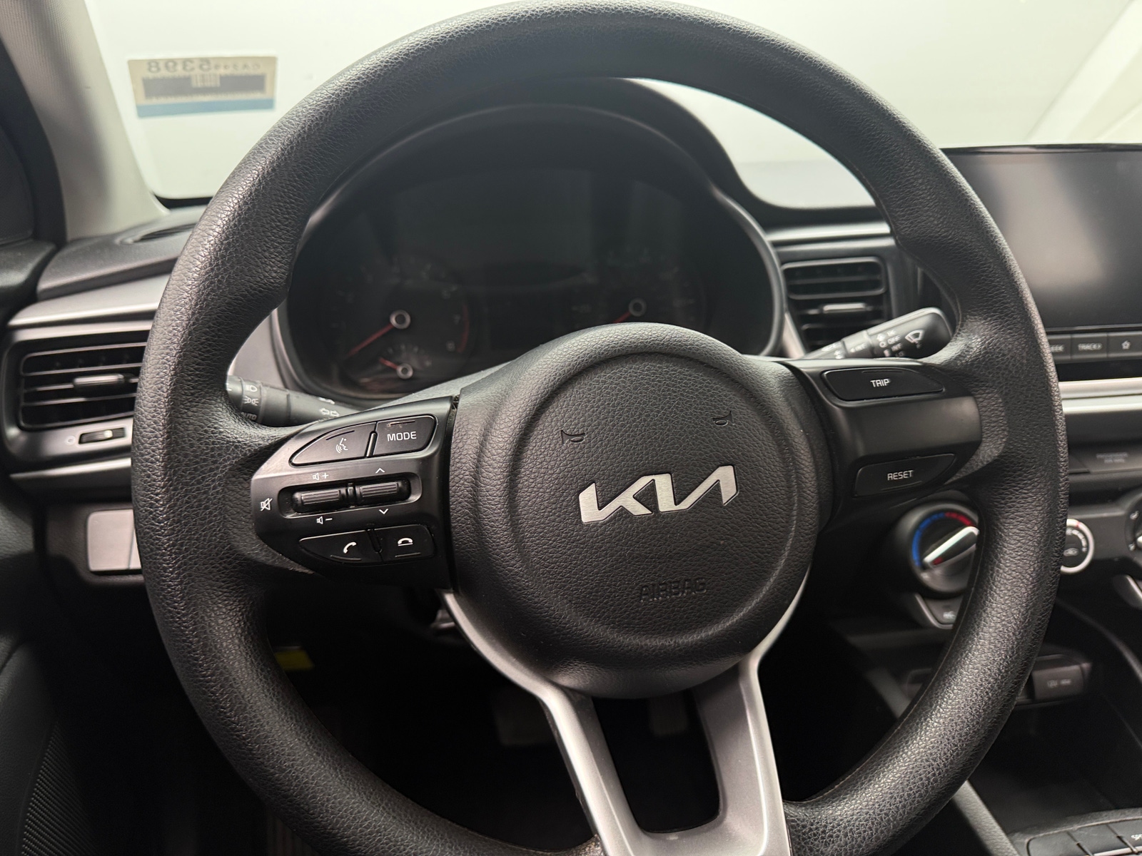 Thumbnail: 2023 Kia Rio - 5