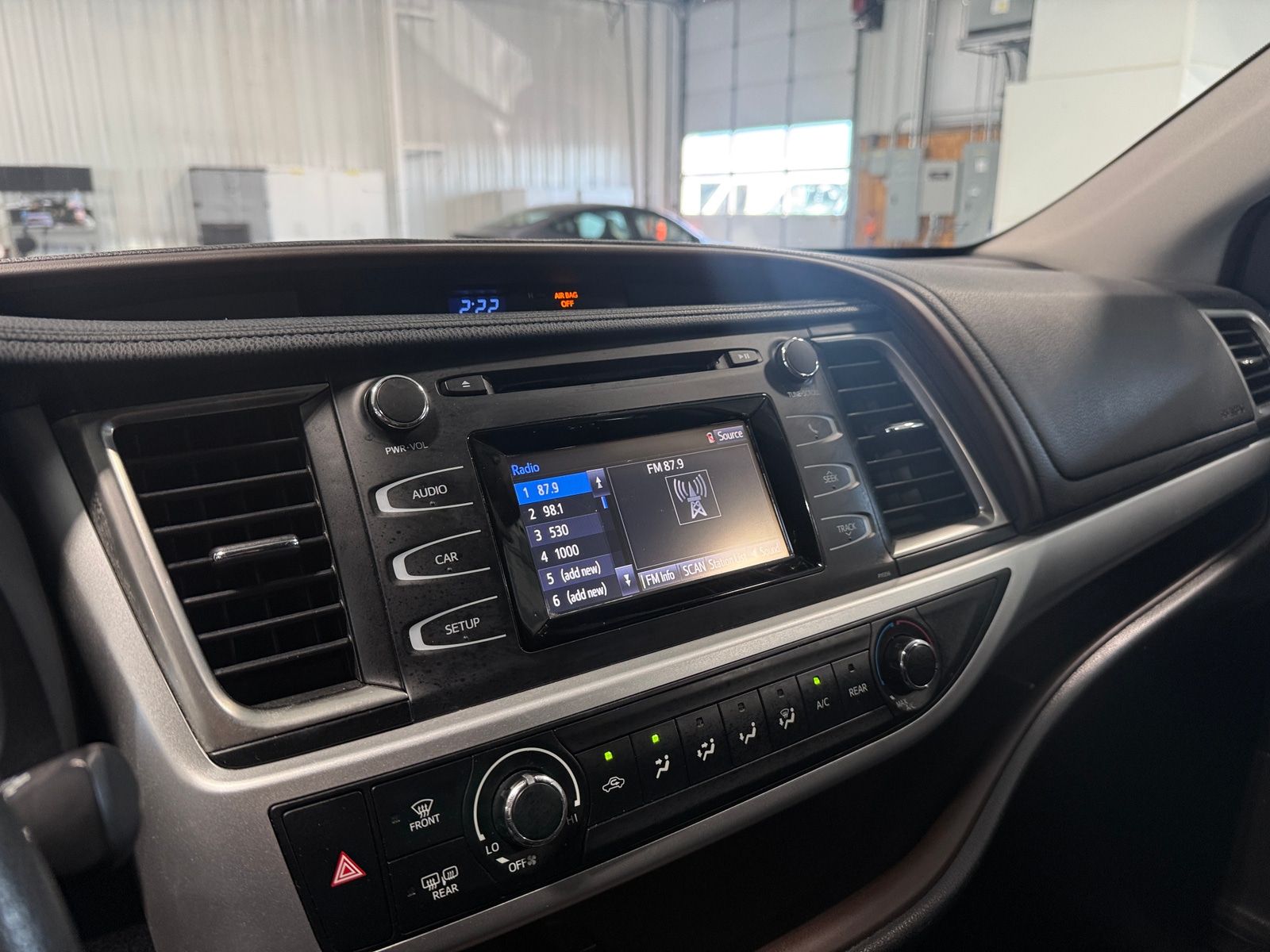 Thumbnail: 2018 Toyota Highlander - 4