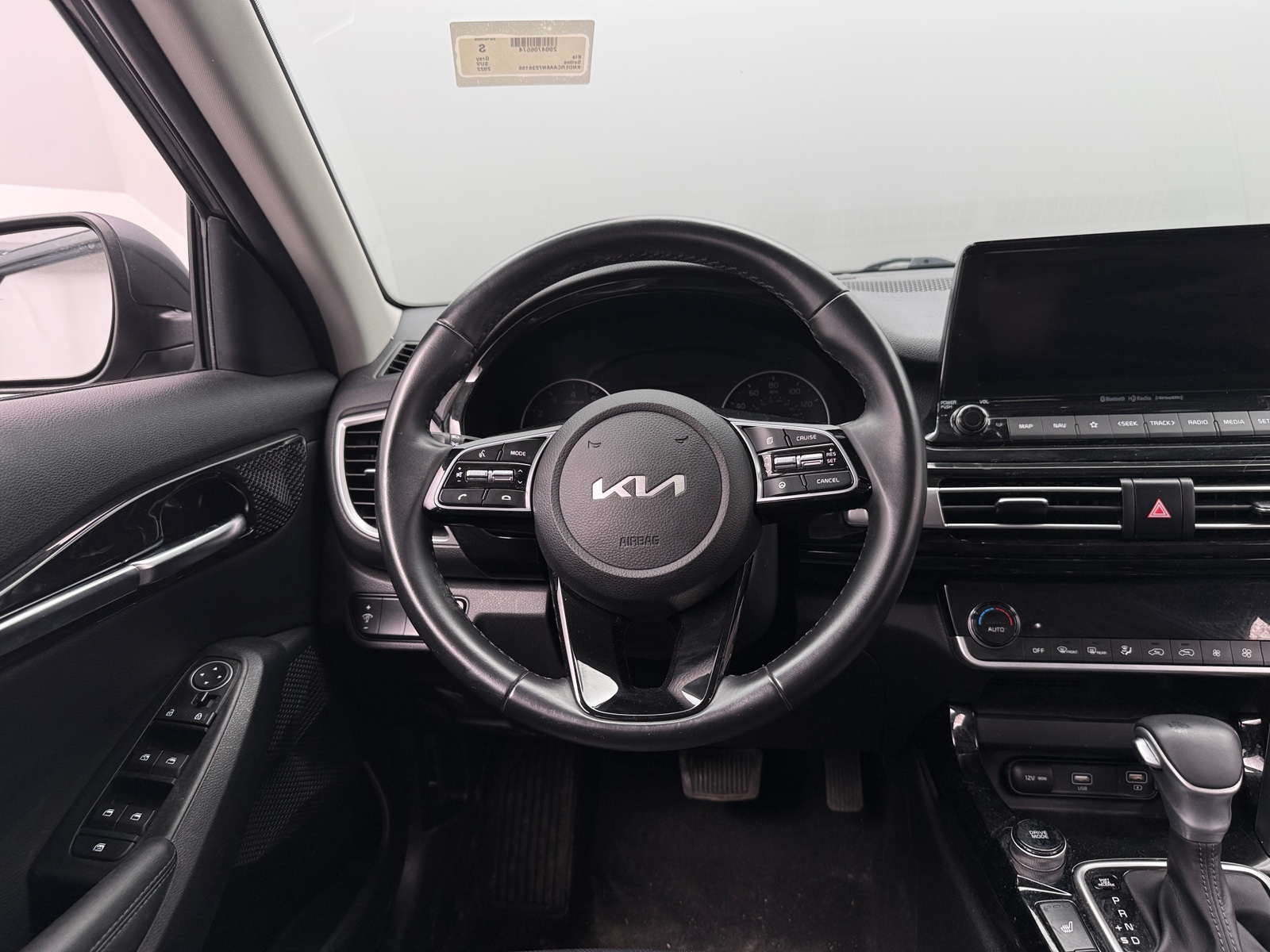 Thumbnail: 2022 Kia Seltos - 4