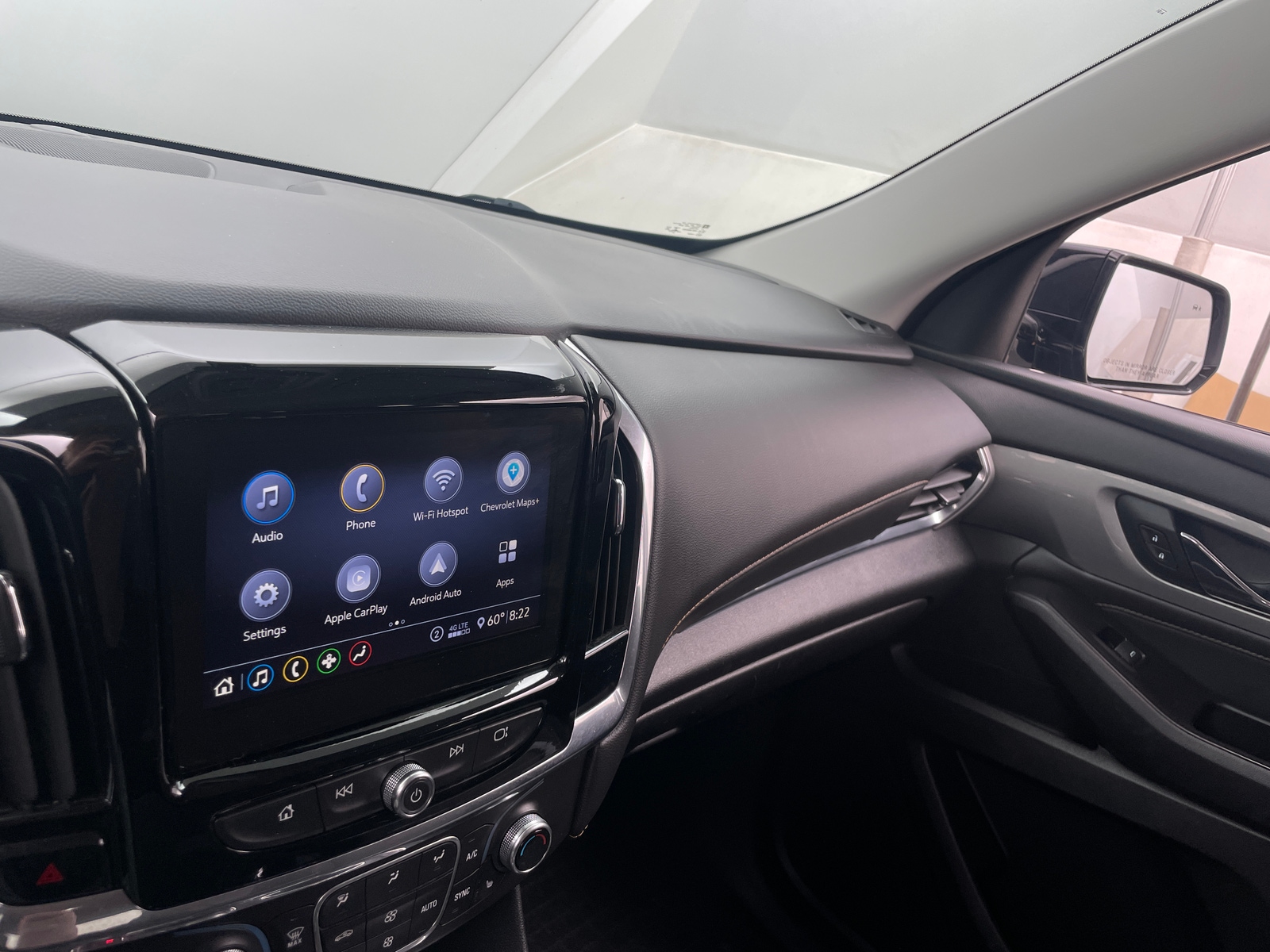 Thumbnail: 2020 Chevrolet Traverse - 4