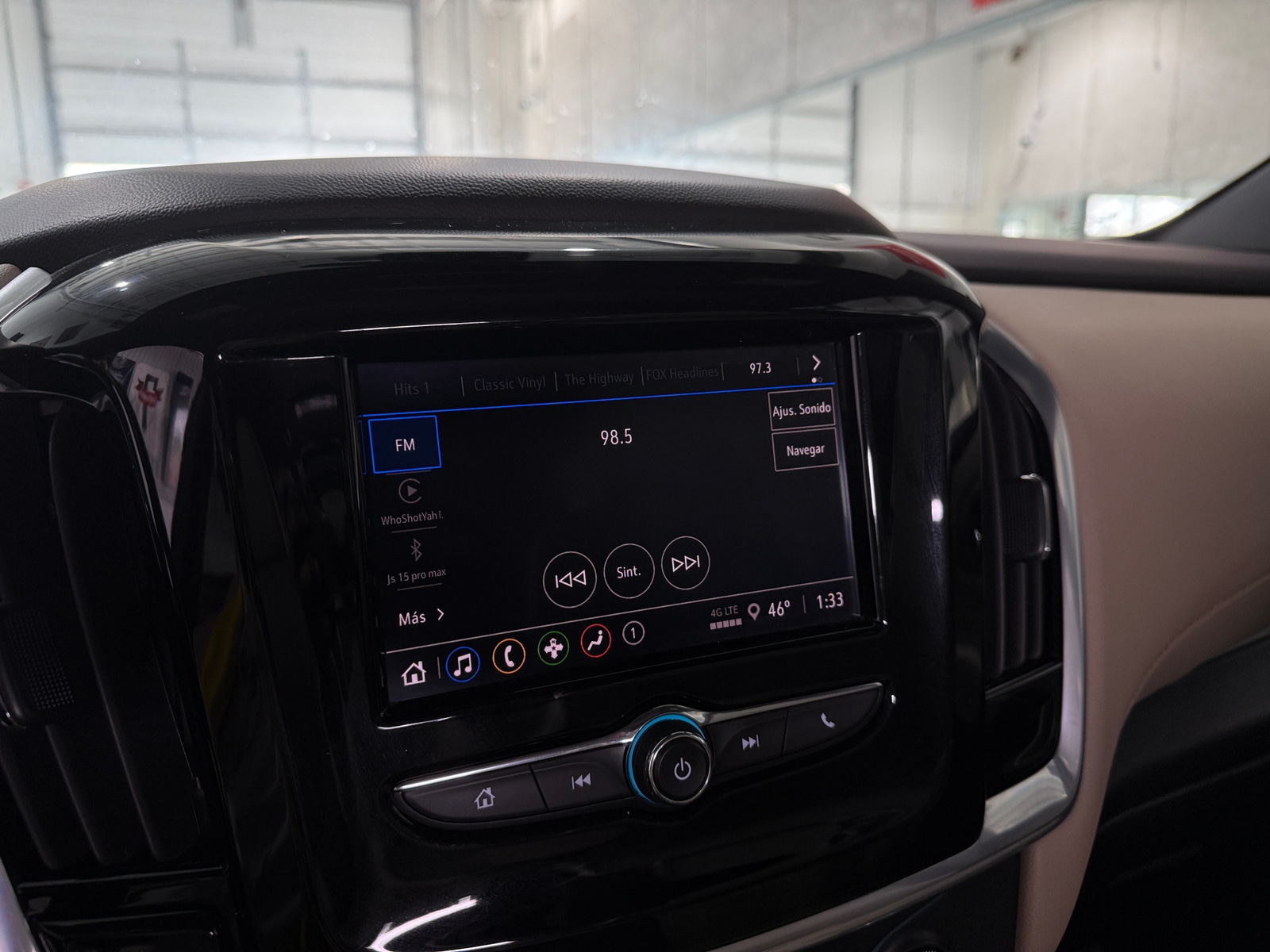 Thumbnail: 2022 Chevrolet Traverse - 4