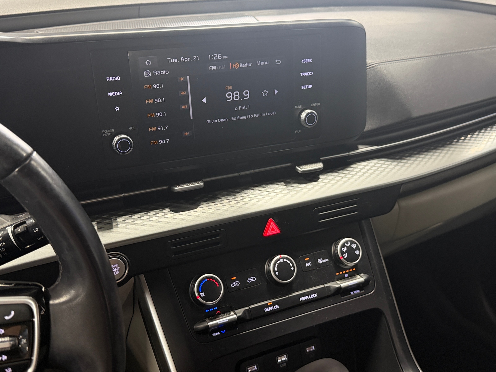 Thumbnail: 2023 Kia Carnival - 3