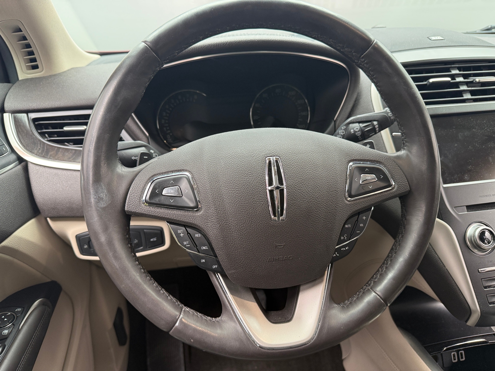 Thumbnail: 2019 Lincoln MKC - 4