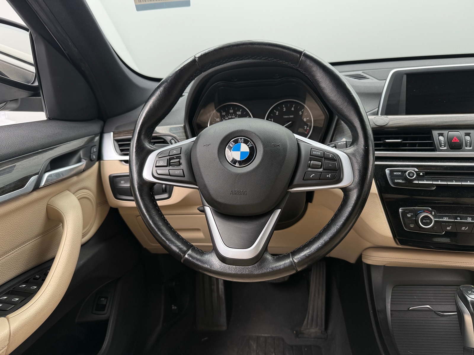 Thumbnail: 2017 BMW X1 - 4