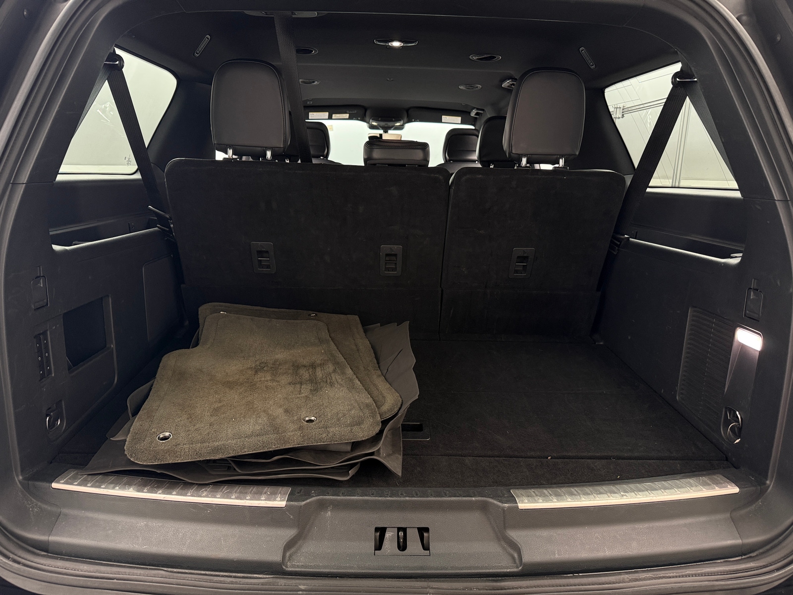 Thumbnail: 2023 Lincoln Navigator L - 7