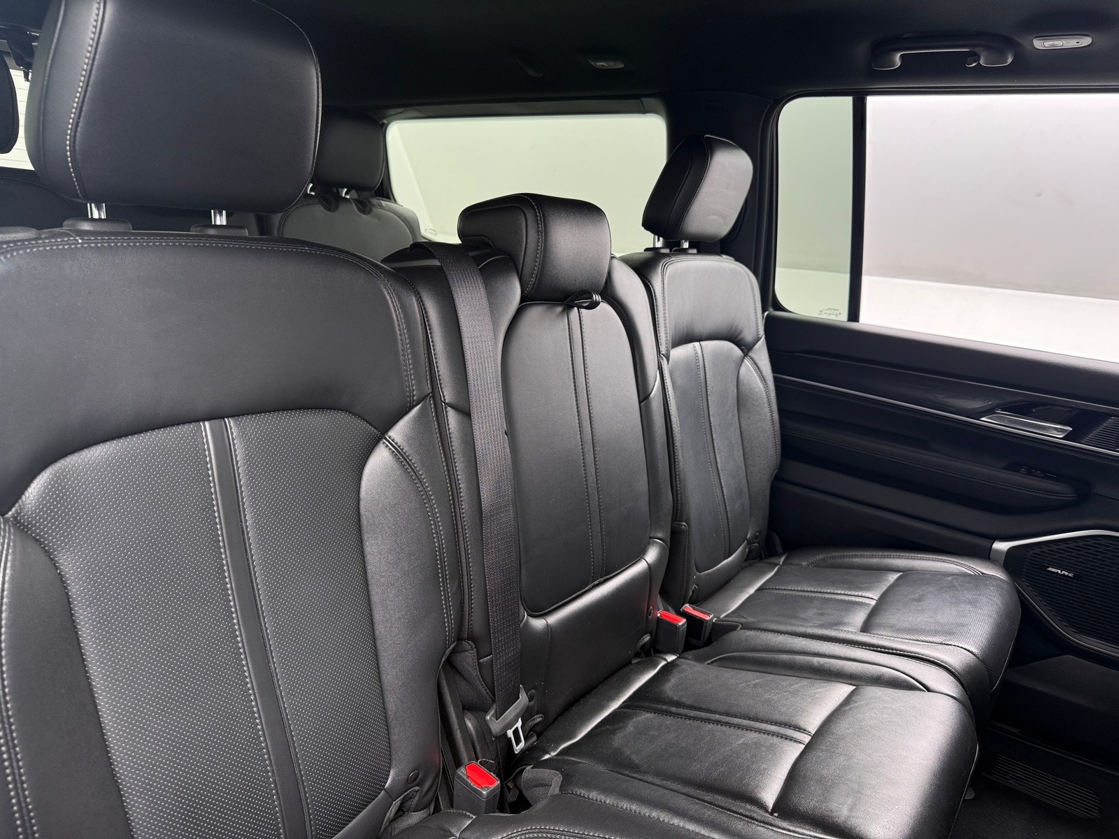 Thumbnail: 2022 Jeep Wagoneer - 5