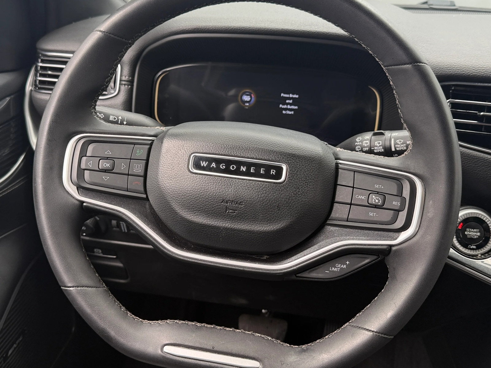 Thumbnail: 2022 Jeep Wagoneer - 4