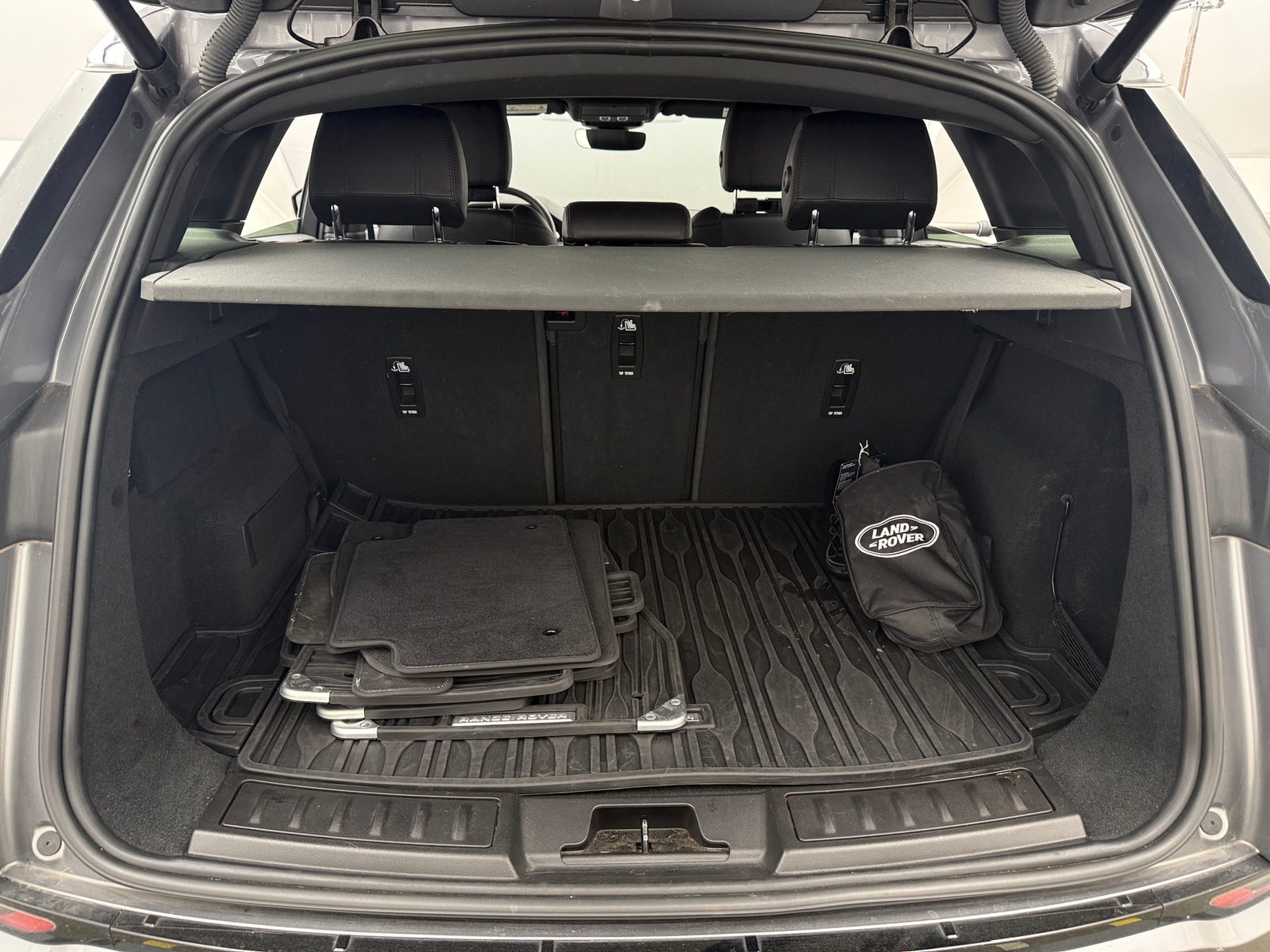 Thumbnail: 2020 Land Rover Range Rover Evoque - 6