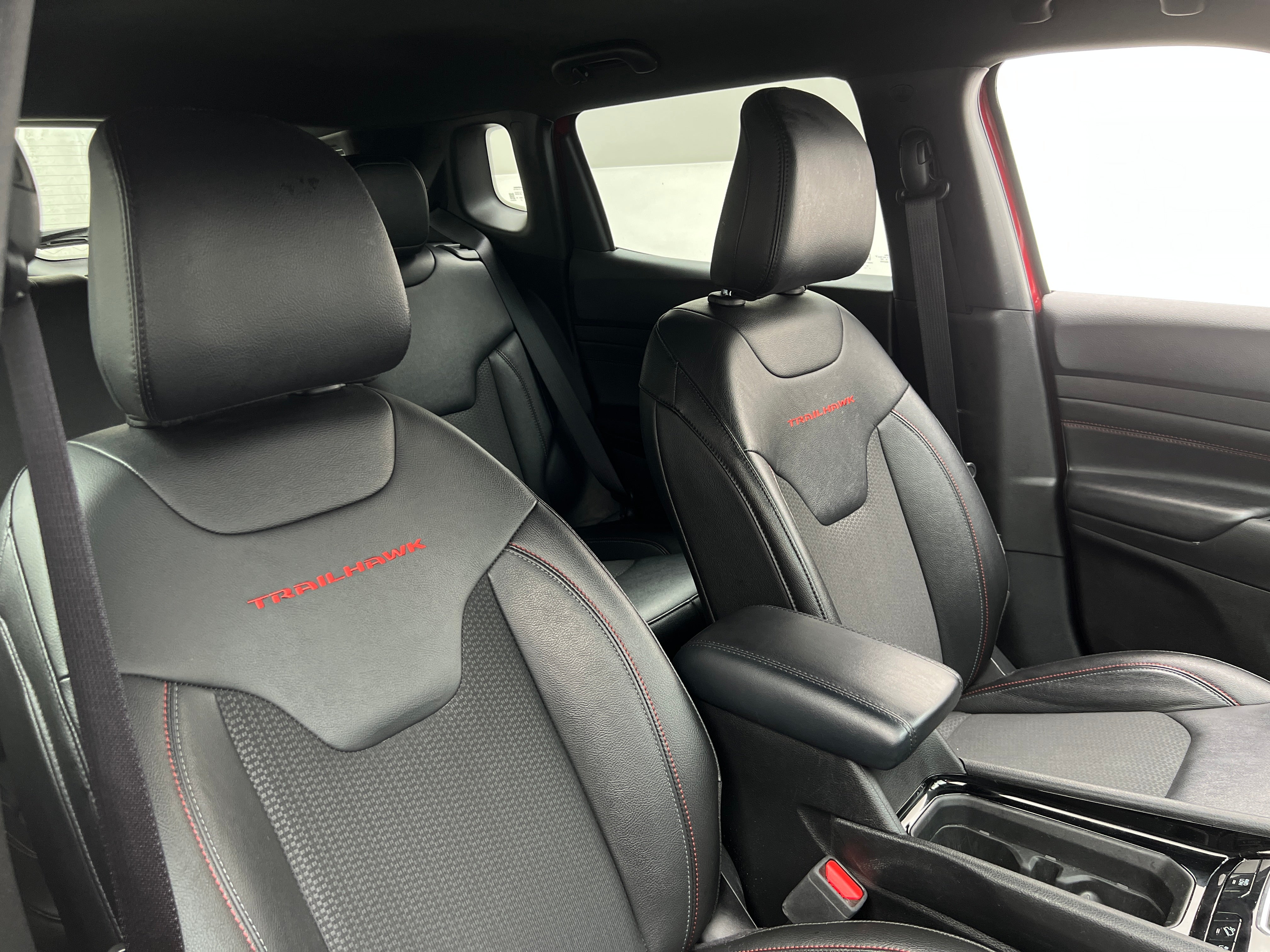 2025 Jeep Compass Trailhawk - Photo 2