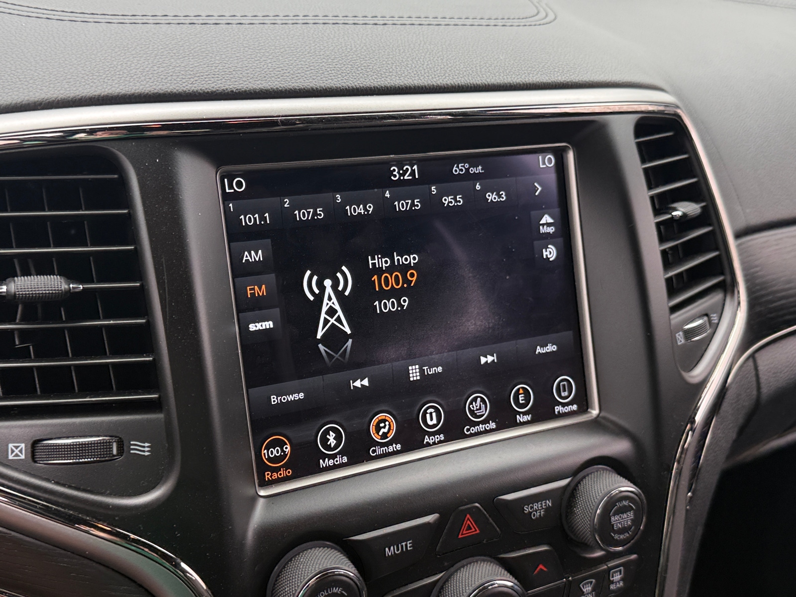 Thumbnail: 2018 Jeep Grand Cherokee - 3