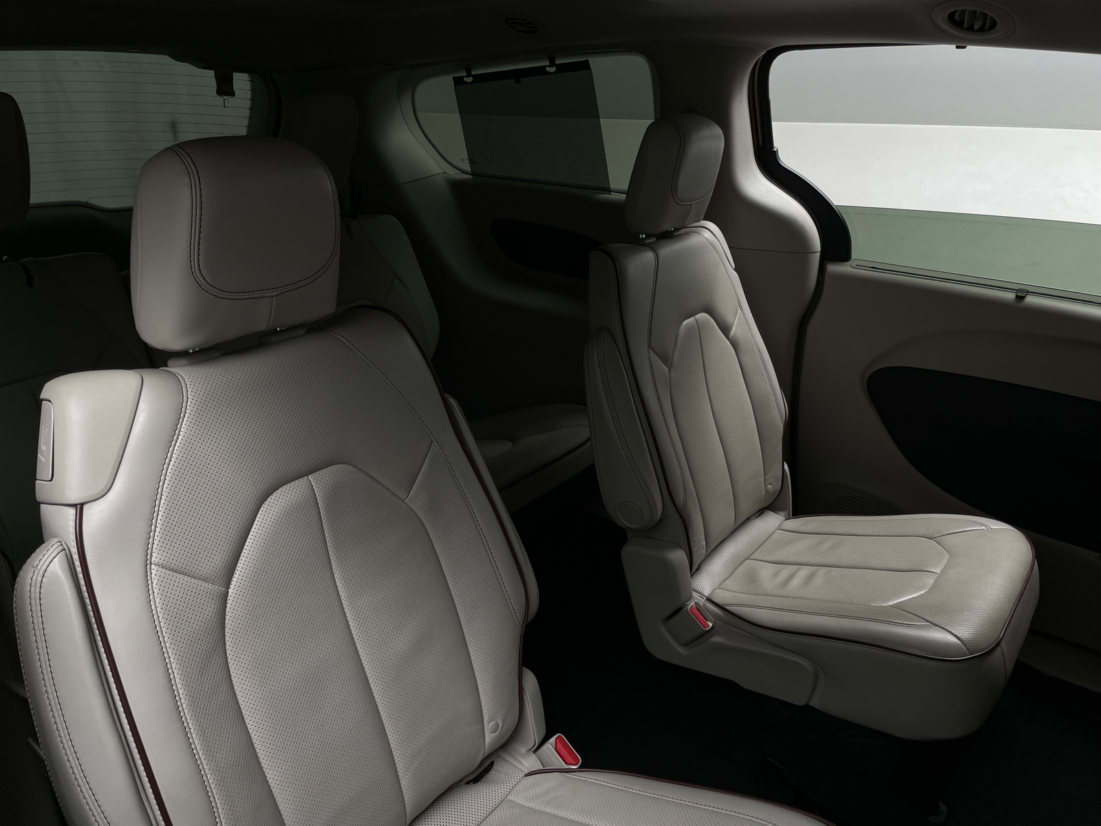 Thumbnail: 2017 Chrysler Pacifica - 5