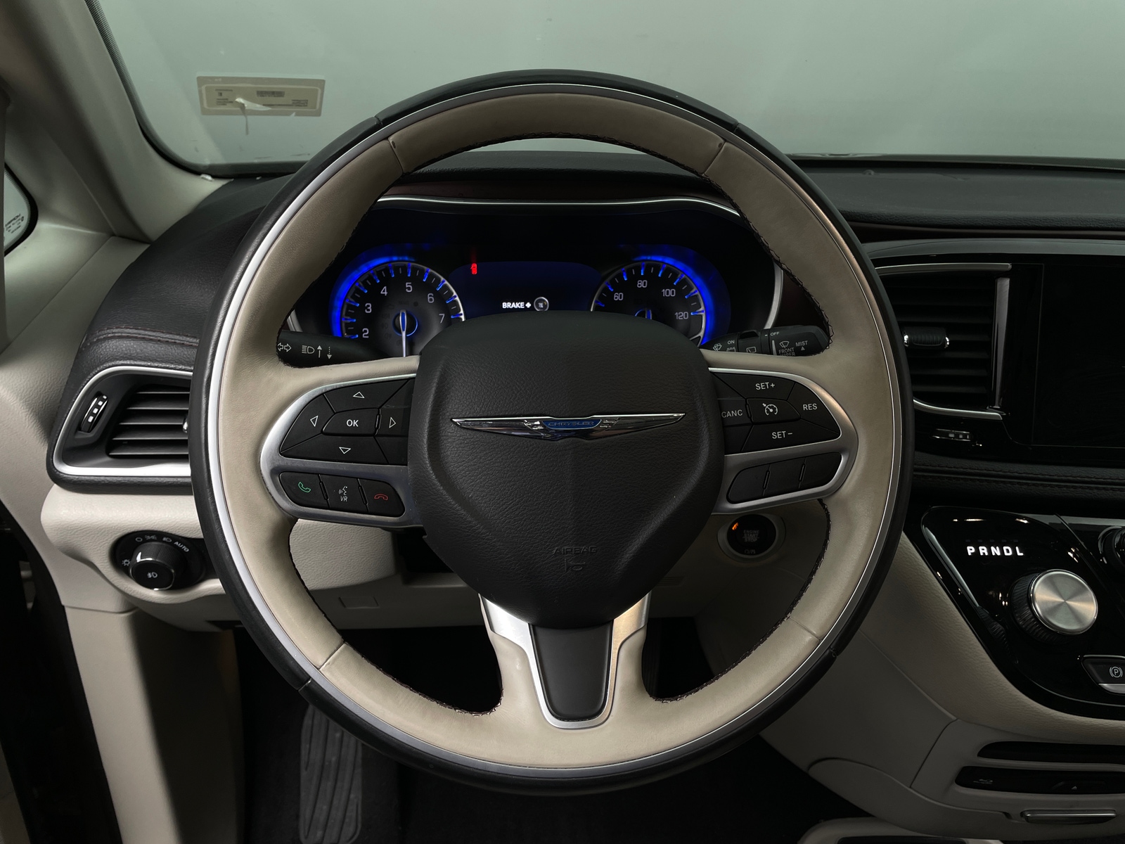Thumbnail: 2017 Chrysler Pacifica - 4