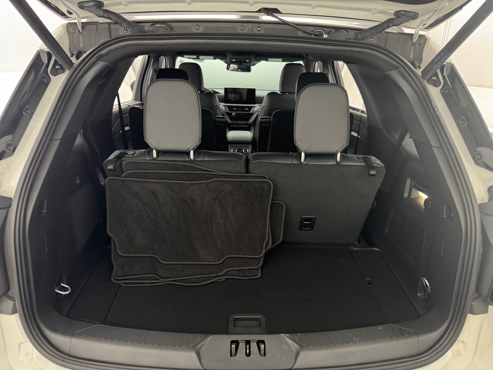 Thumbnail: 2025 Ford Explorer - 7