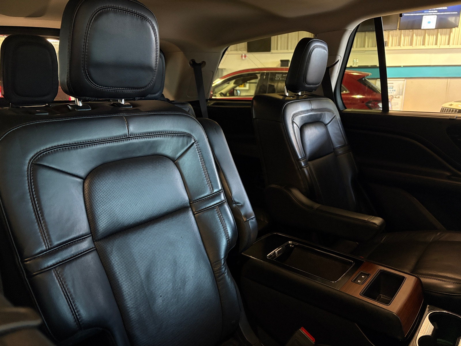 Thumbnail: 2021 Lincoln Aviator - 5