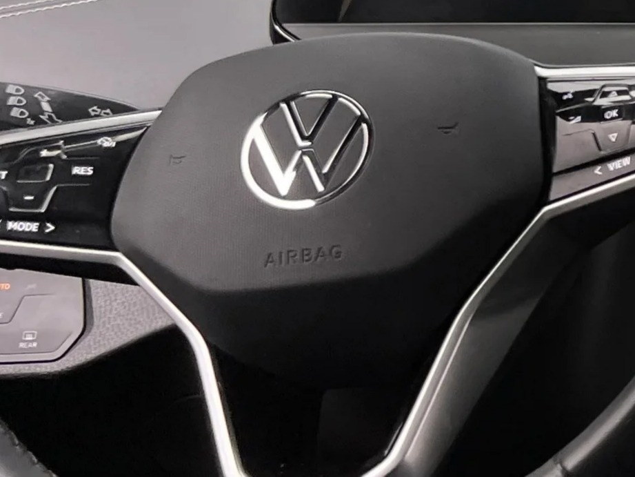Thumbnail: 2023 Volkswagen ID.4 - 4