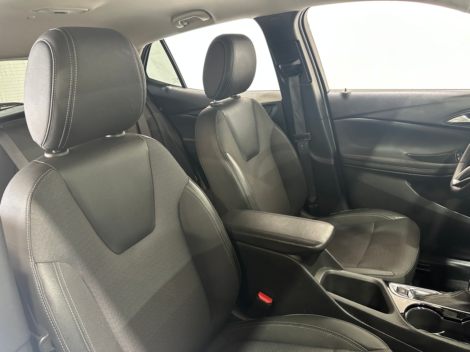 Thumbnail: 2025 Buick Encore GX - 2