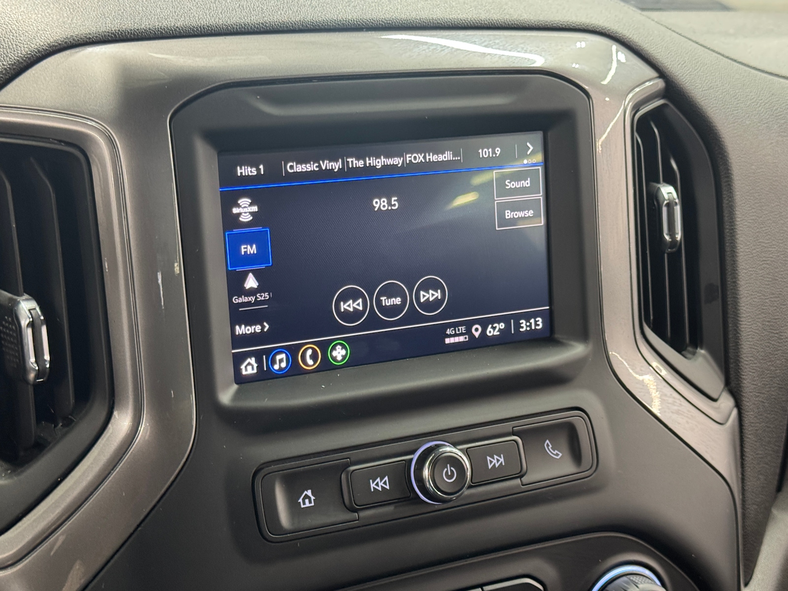 Thumbnail: 2024 Chevrolet Silverado 1500 - 4
