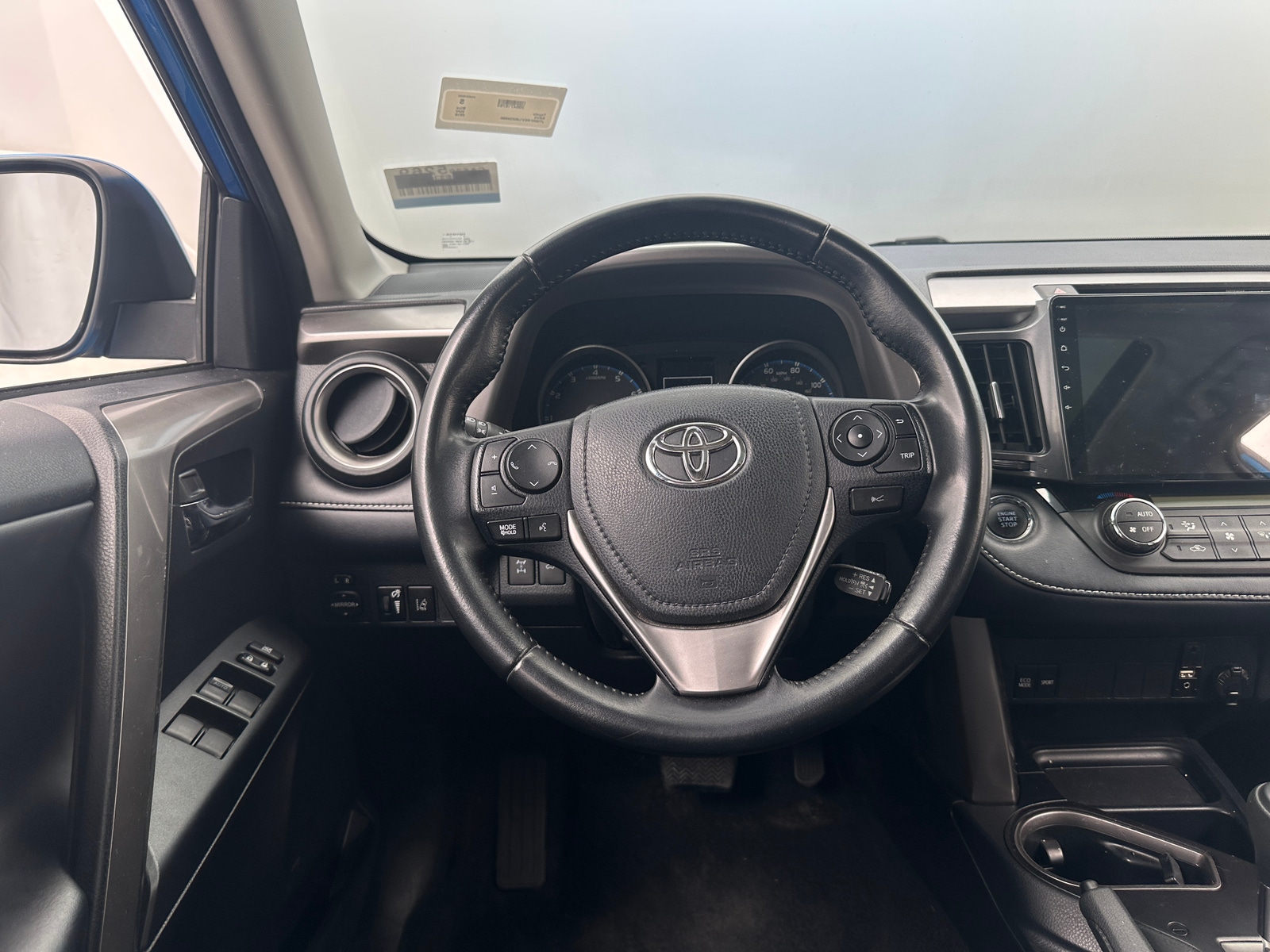 Thumbnail: 2018 Toyota RAV4 - 5