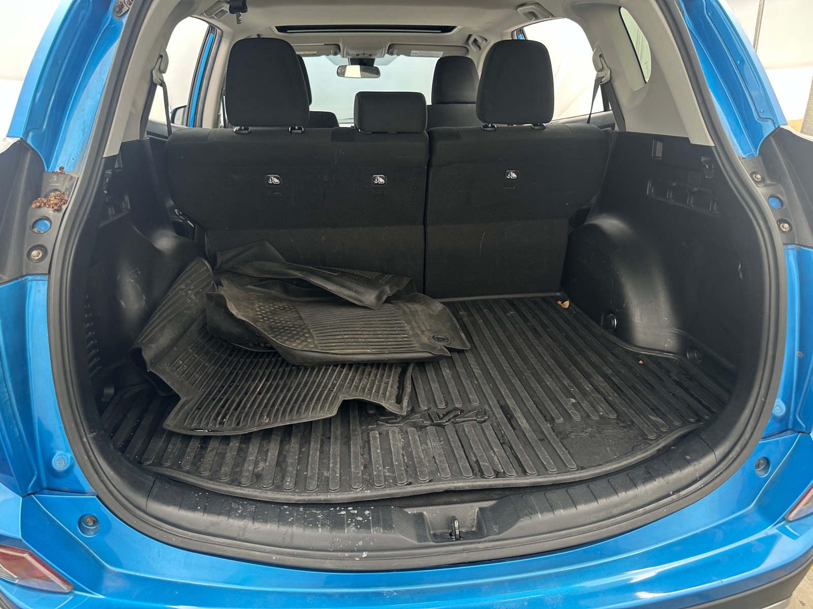 Thumbnail: 2018 Toyota RAV4 - 7