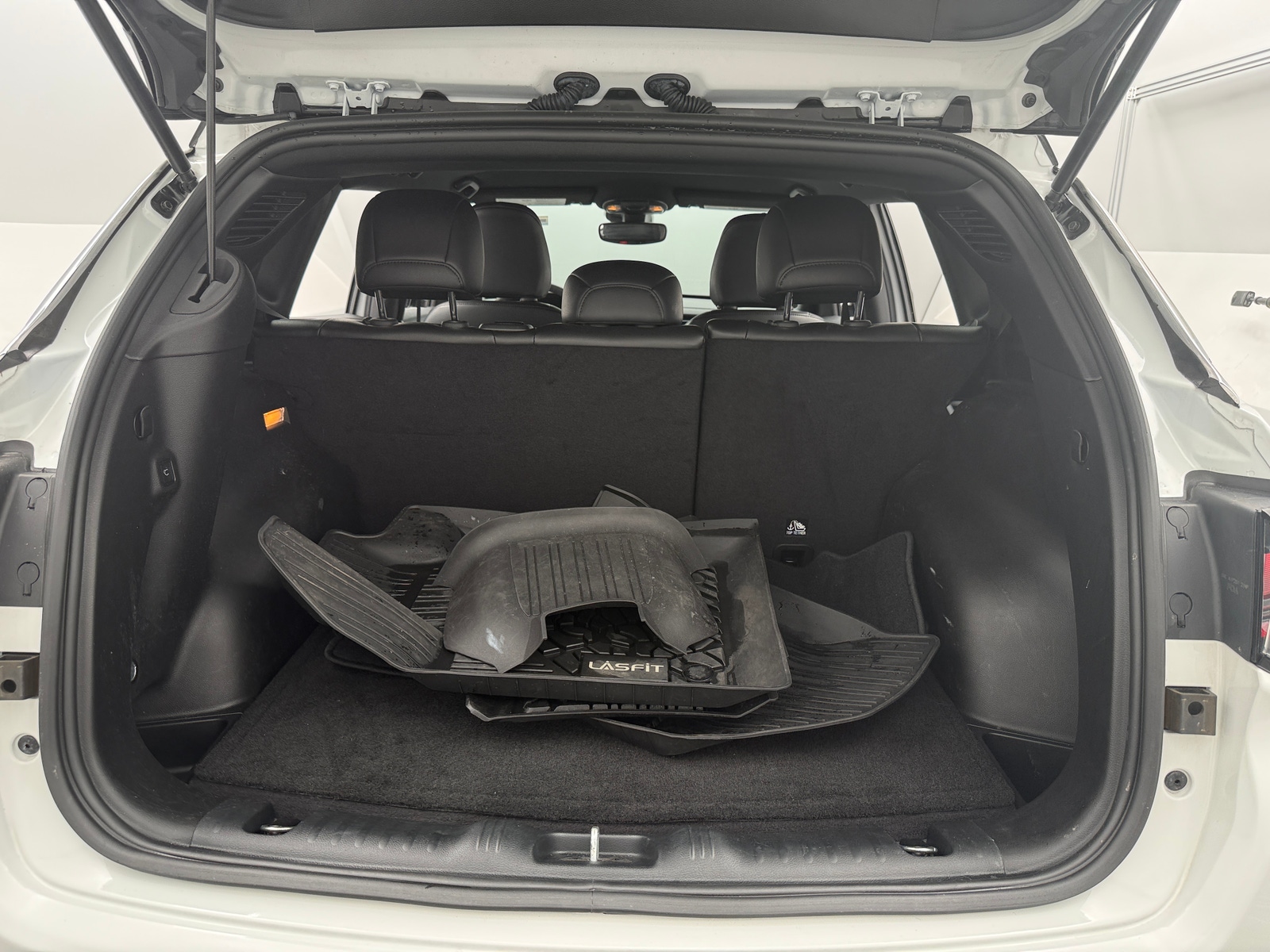 Thumbnail: 2023 Jeep Compass - 6