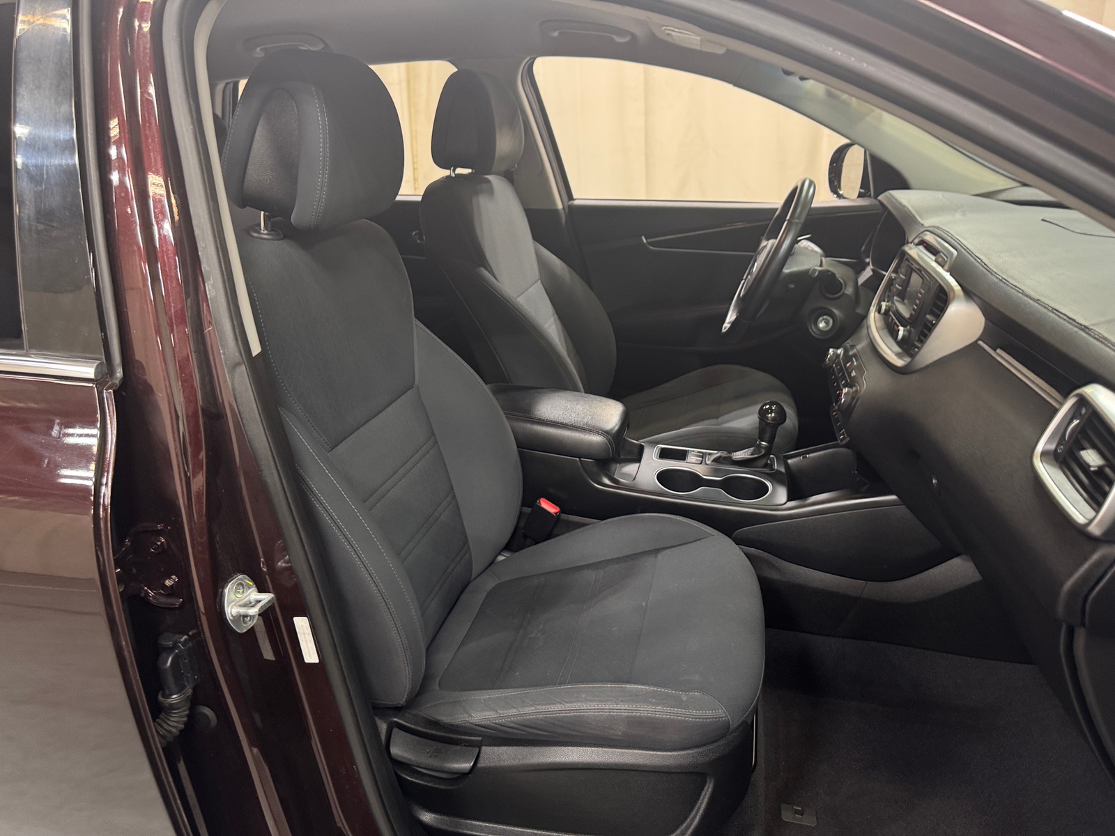 Thumbnail: 2016 Kia Sorento - 2