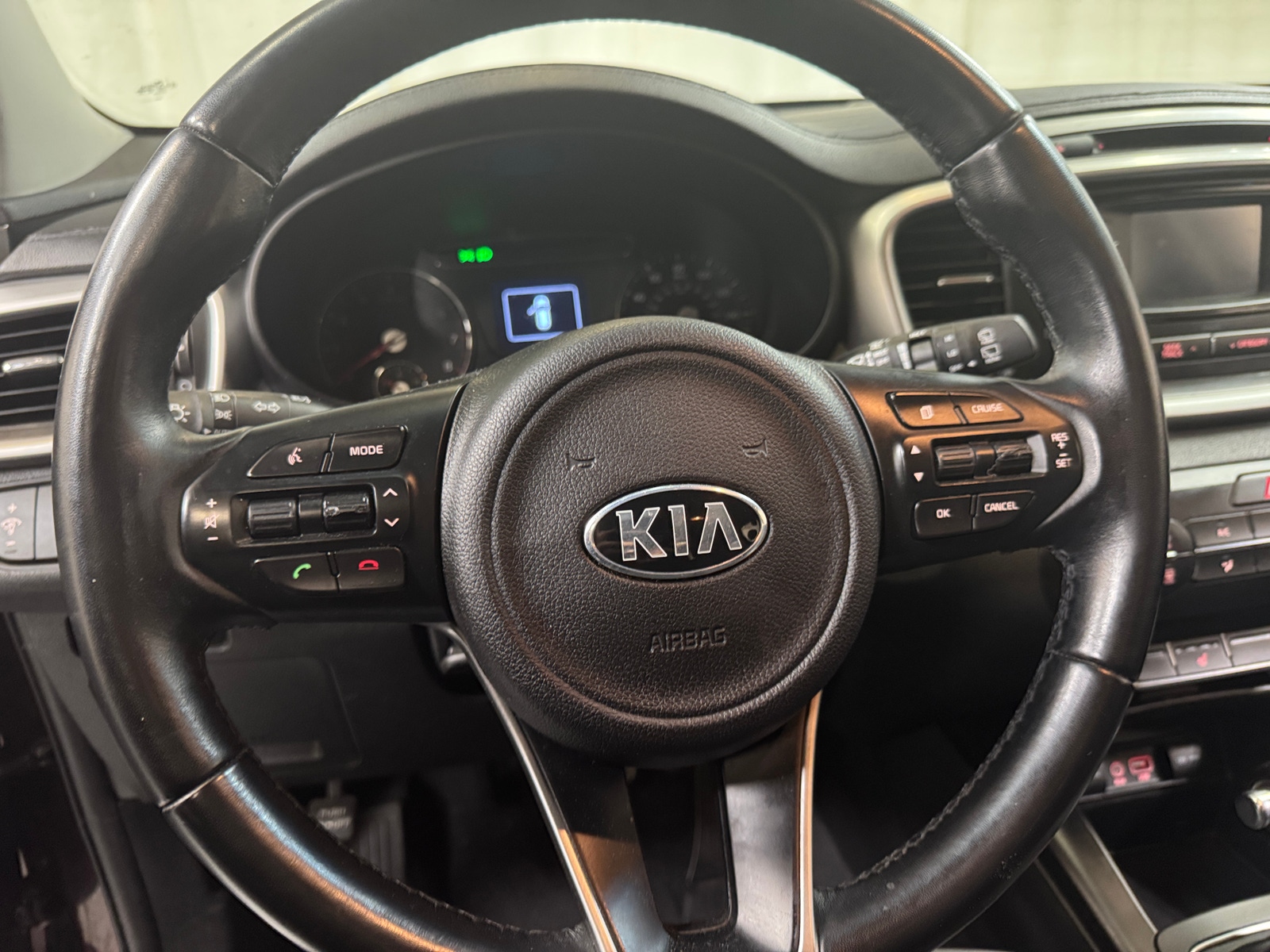 Thumbnail: 2016 Kia Sorento - 5